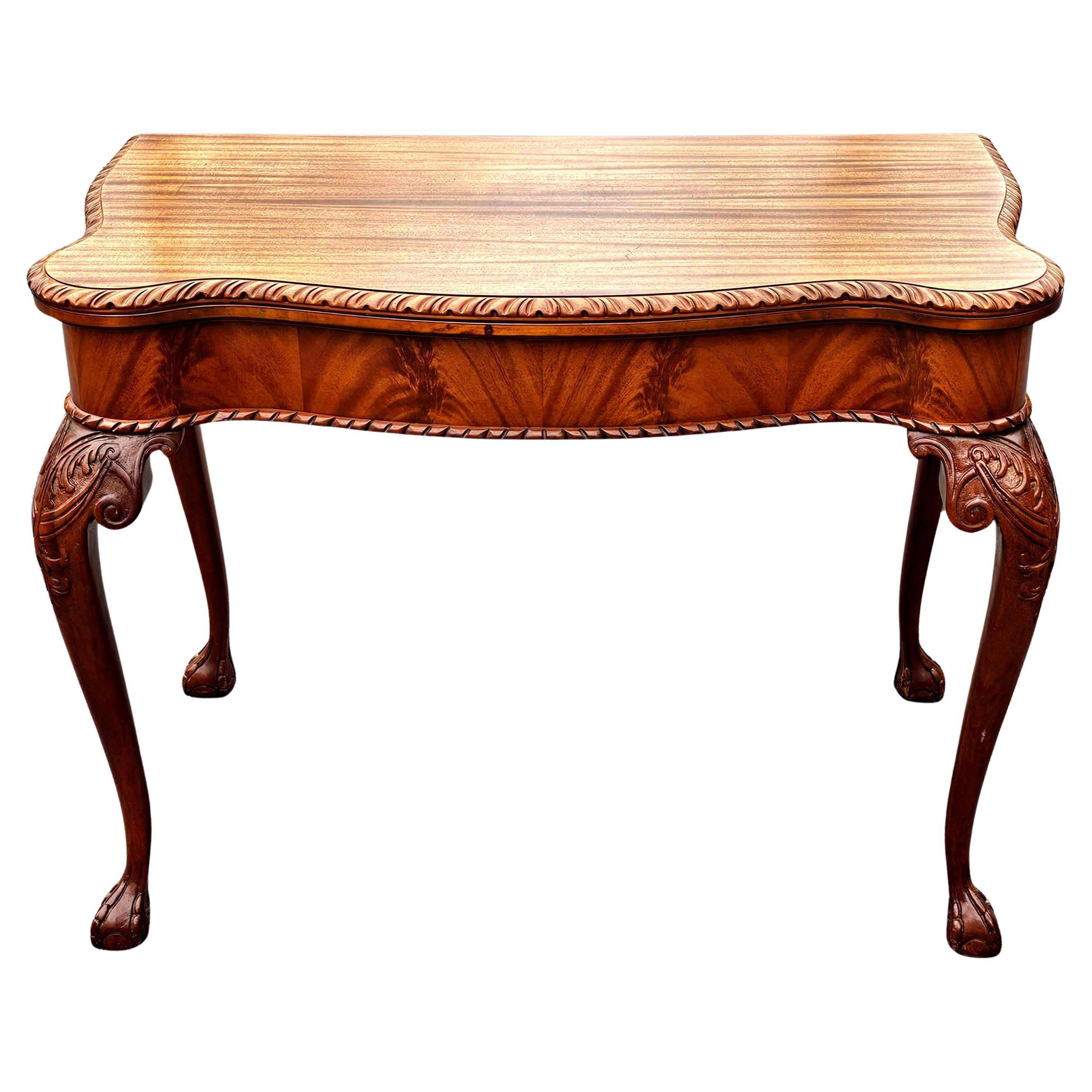 Table à cartes console à plateau rabattable en acajou Chippendale du début du 20e siècle