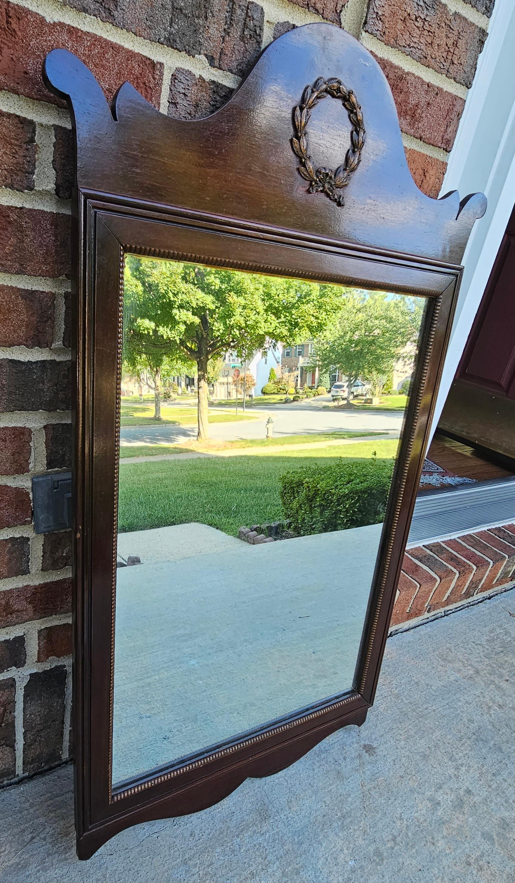 Early 20th Century Chippendale Mahogany Wall Mirror In Good Condition For Sale In Germantown, MD