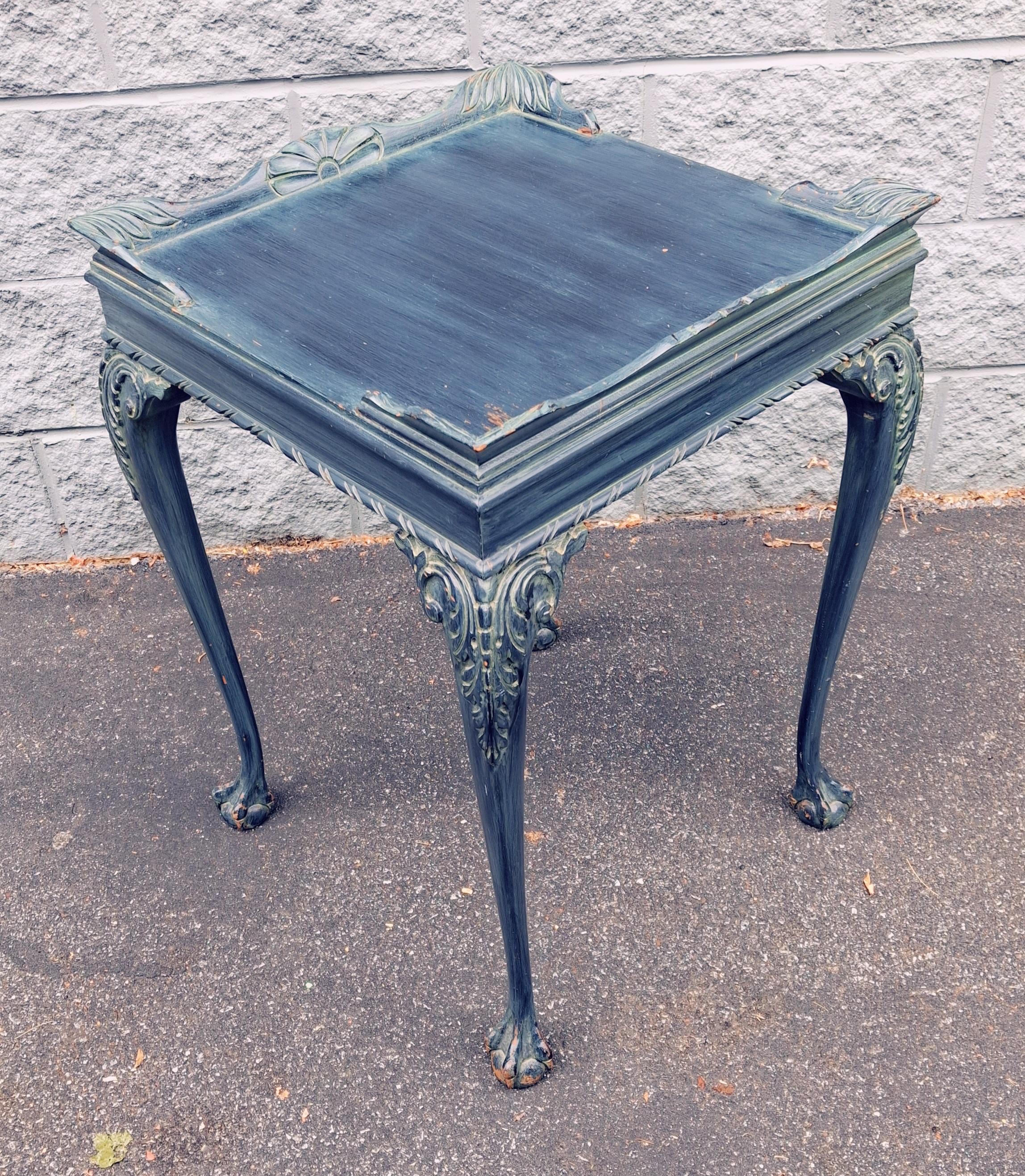 Mesa auxiliar de caoba pintada de verde oscuro estilo Chippendale de principios del siglo XX en venta 7
