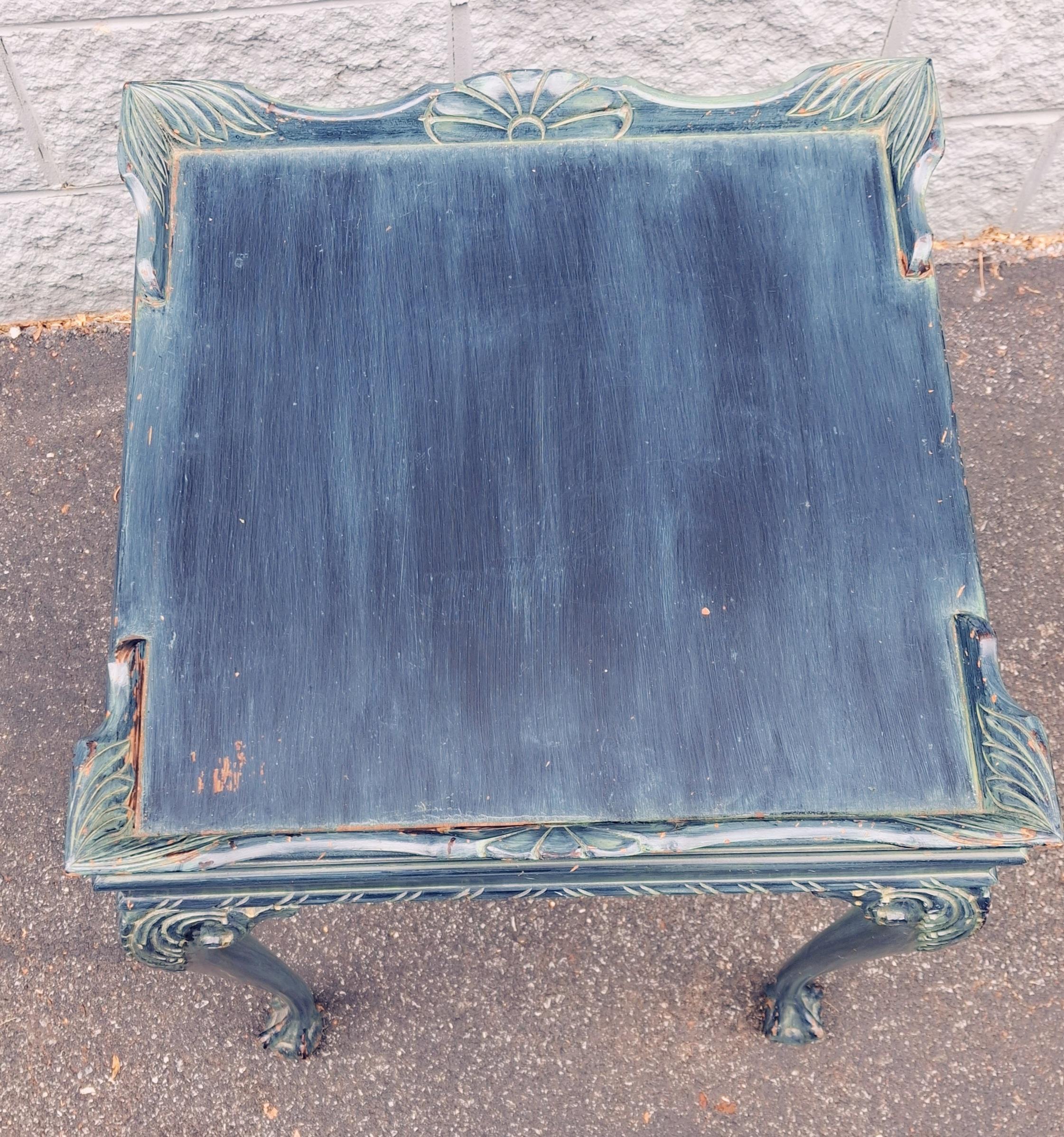 Mesa auxiliar de caoba pintada de verde oscuro estilo Chippendale de principios del siglo XX en venta 8
