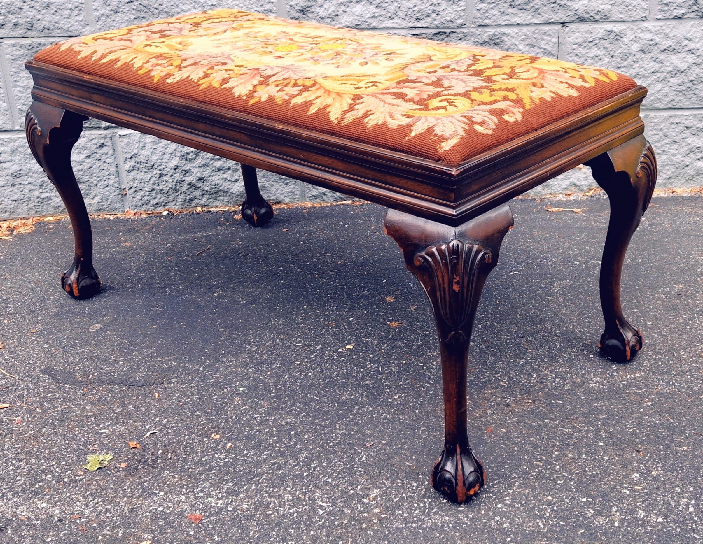 Anfang 20. Jahrhundert Chippendale Style Mahagoni Needlepoint Upholstering Bank im Angebot 2