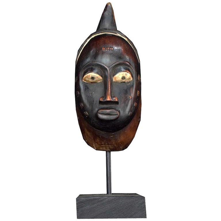 Early 20th Century Chokwe Mask For Sale