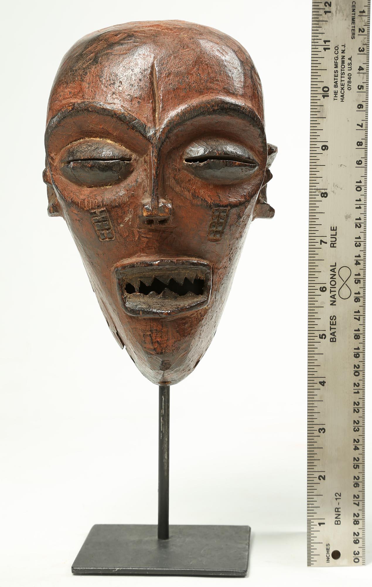 Early 20th Century Chokwe Wood Mask, Strong Features on Custom Base, Congo For Sale 1