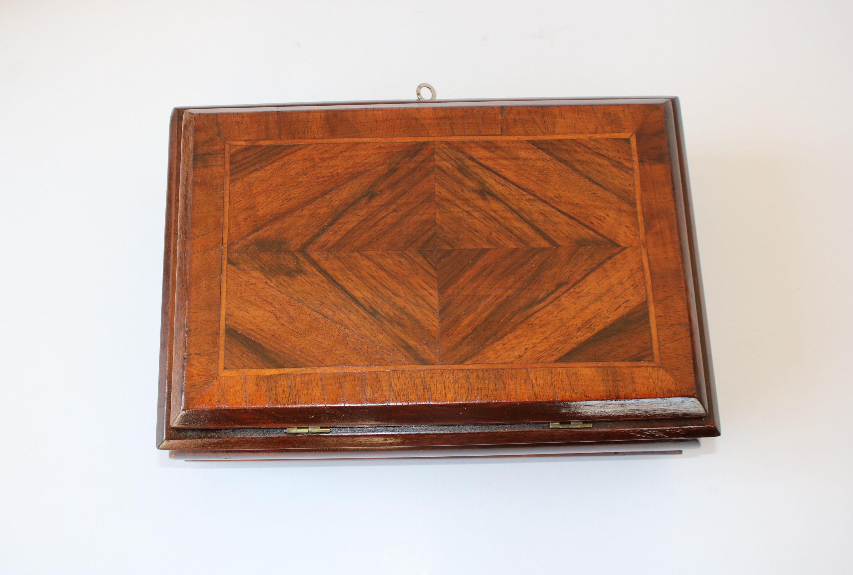 Wood Early 20th Century Cigar Box For Sale