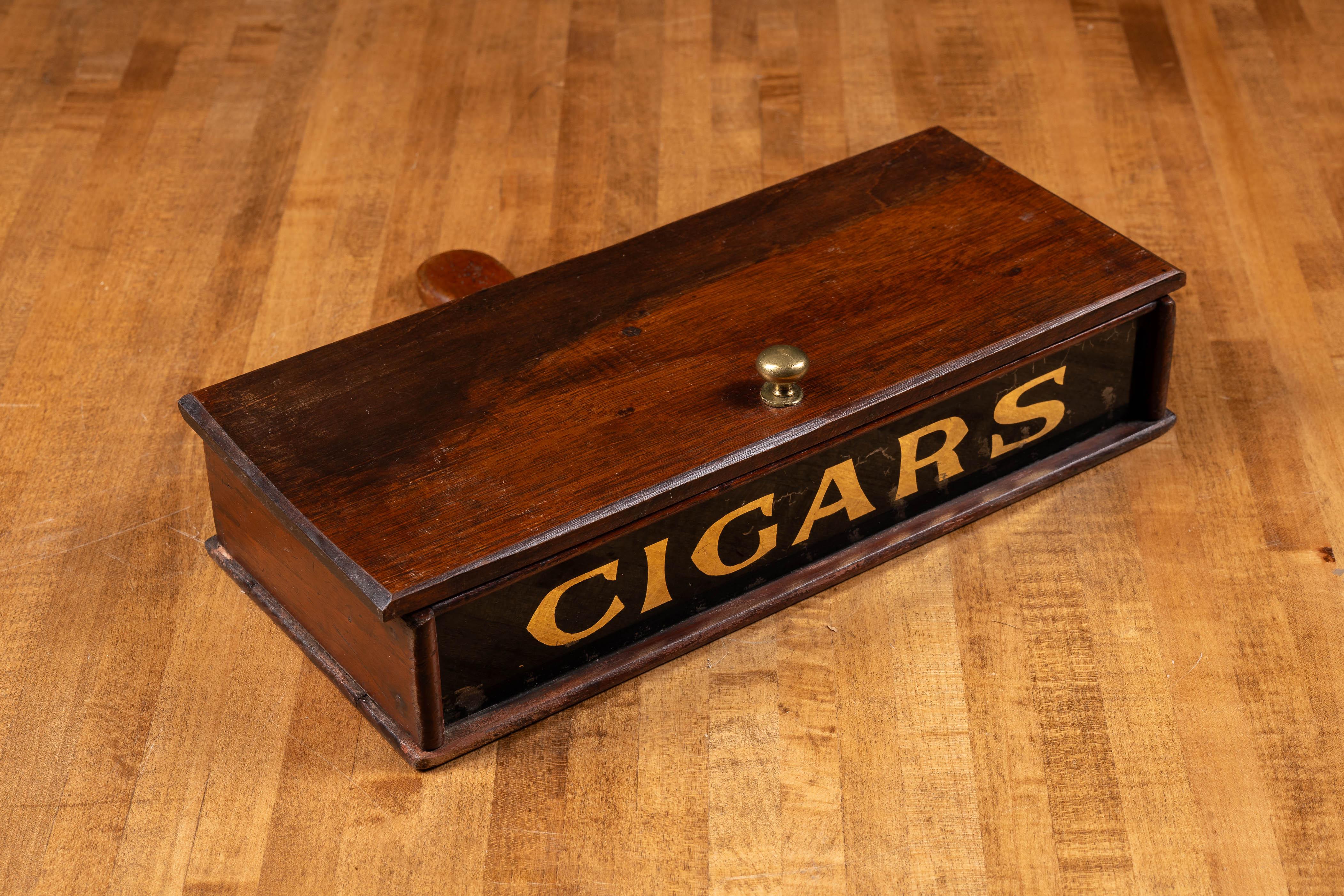Inconnu Boîte à cigares du début du 20e siècle avec lettrage en feuille de ROG en vente