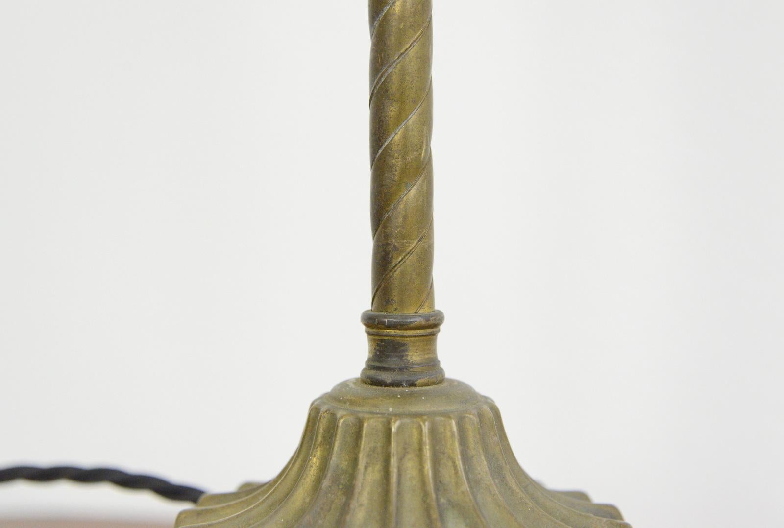 Early 20th Century Clam Shell Desk Lamp, circa 1910 1