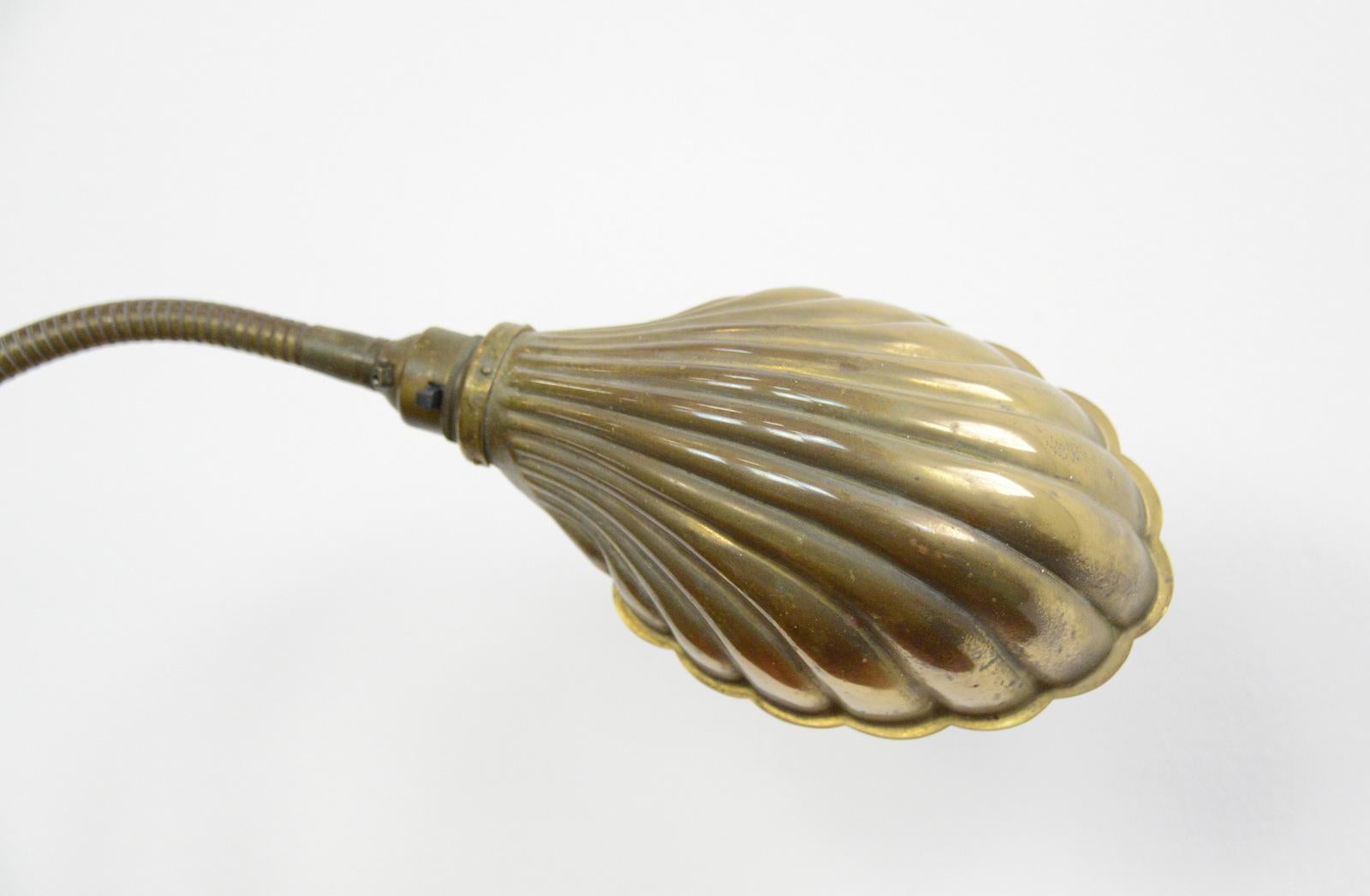English Early 20th Century Clam Shell Desk Lamp, circa 1910