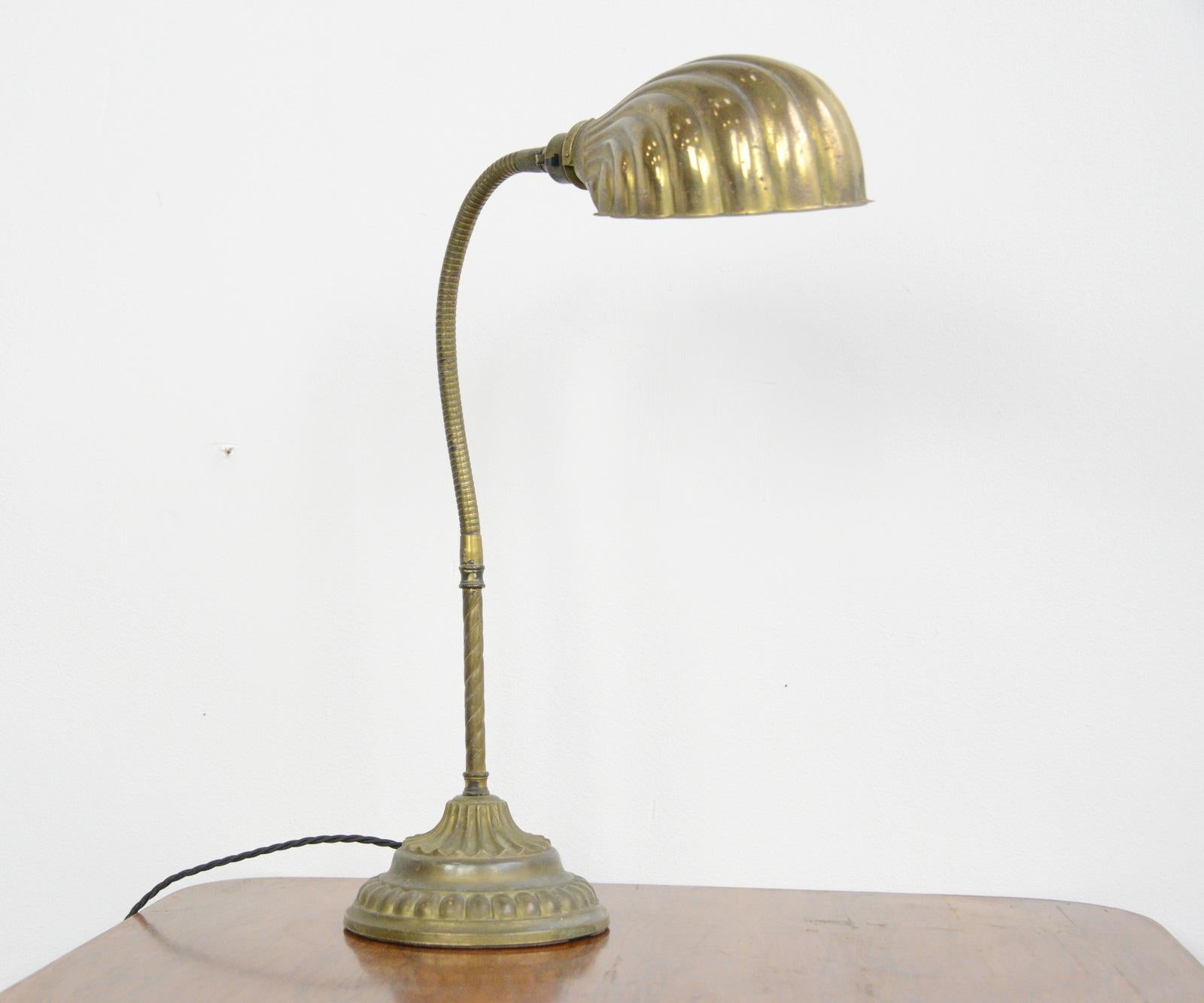 Early 20th Century Clam Shell Desk Lamp, circa 1910 In Good Condition In Gloucester, GB