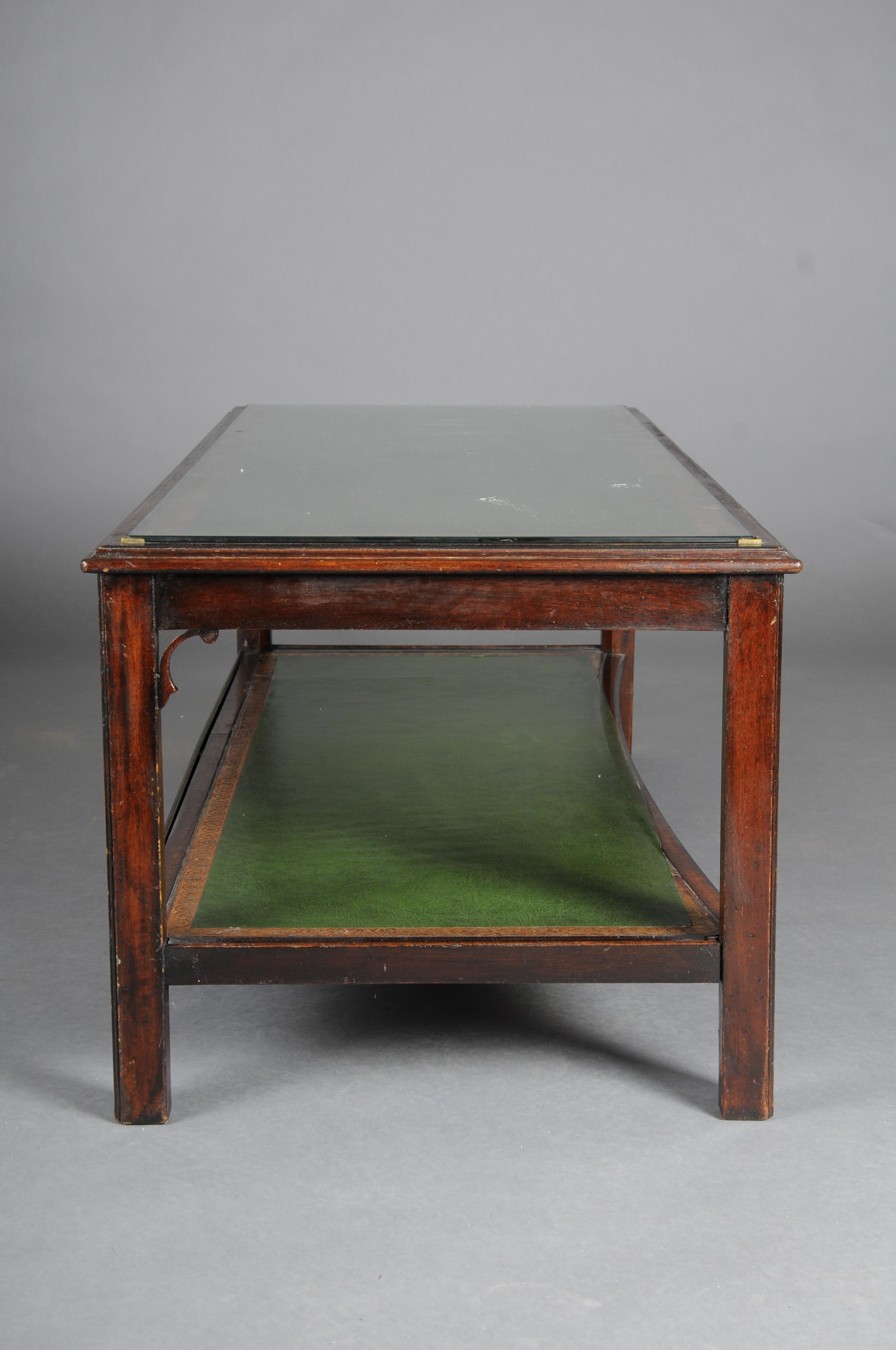 early 20th Century Classicist English Coffee Table Leather Top For Sale 7