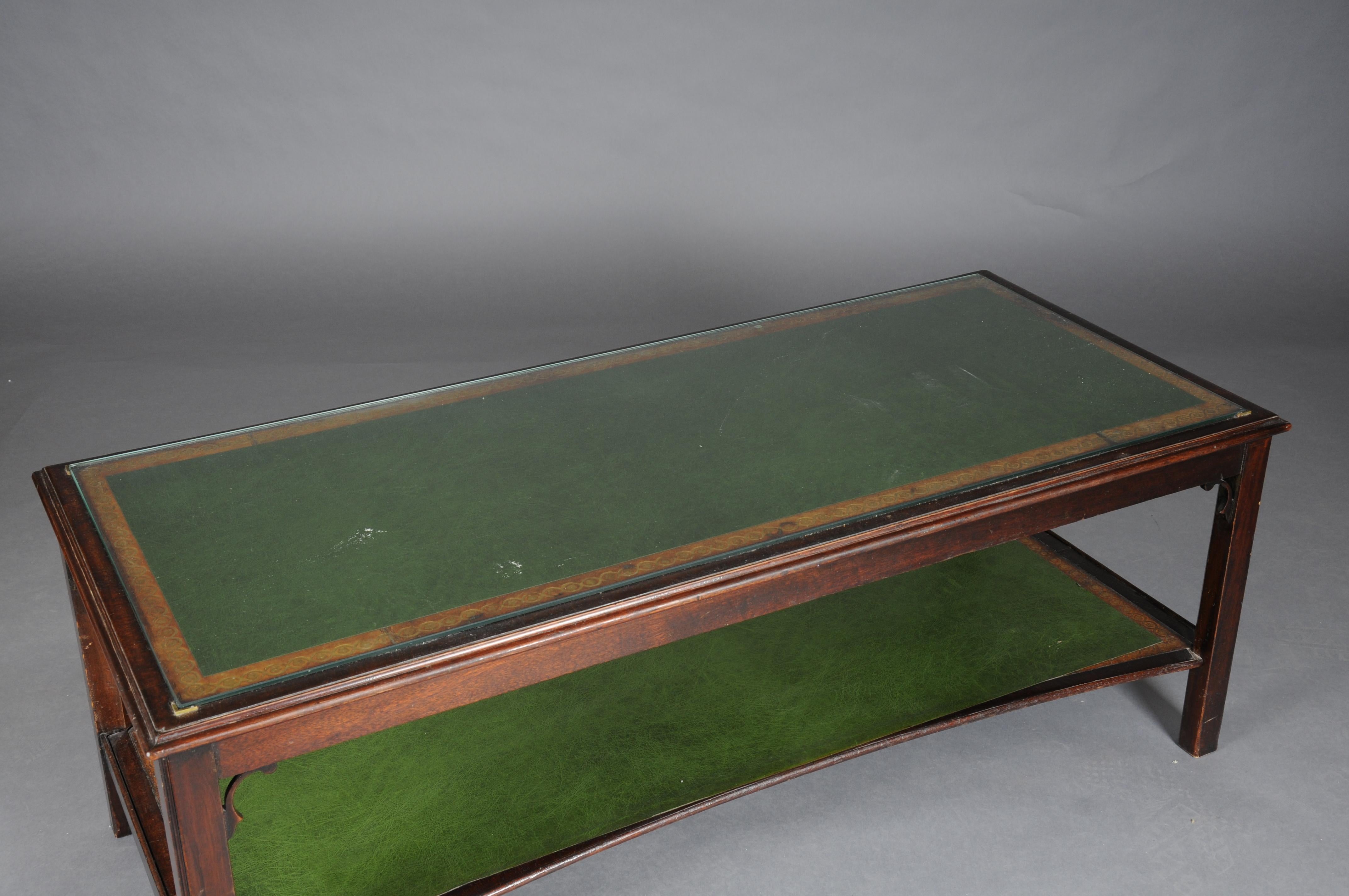 early 20th Century Classicist English Coffee Table Leather Top For Sale 2