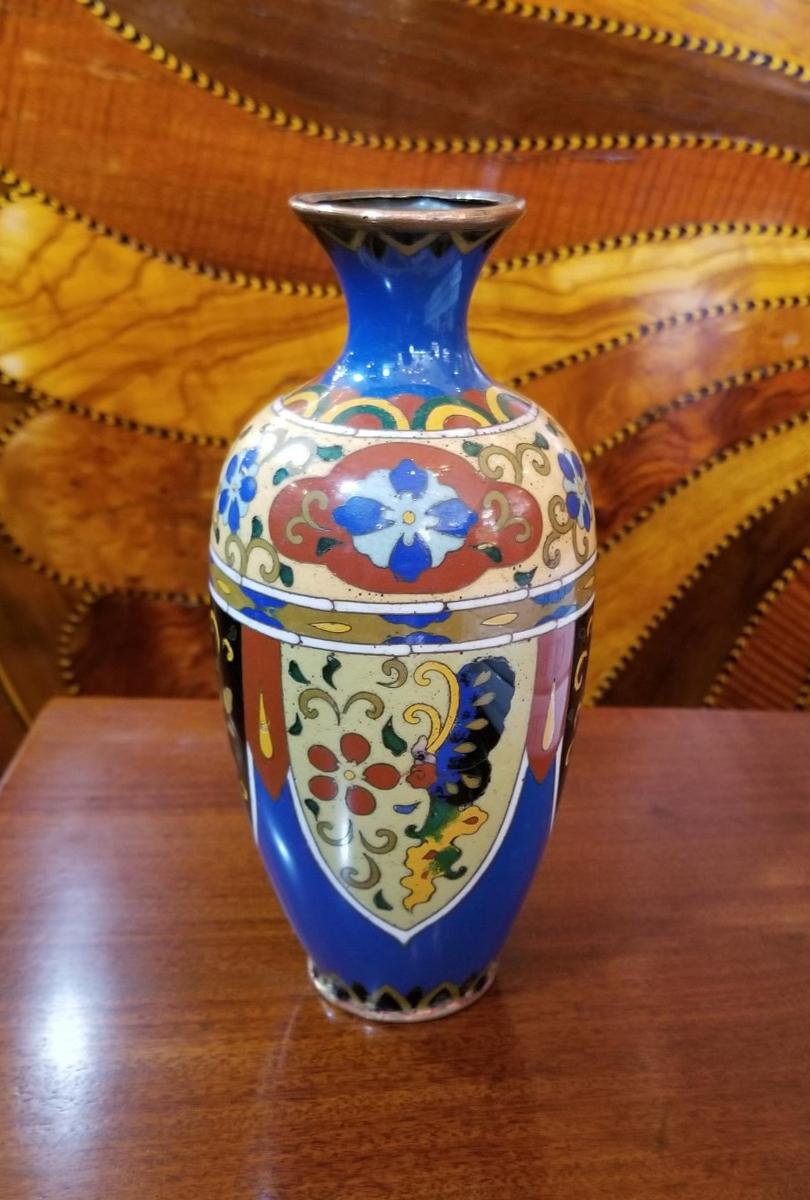 Exquisite Japanese Cloisonne vase, circa 1920.