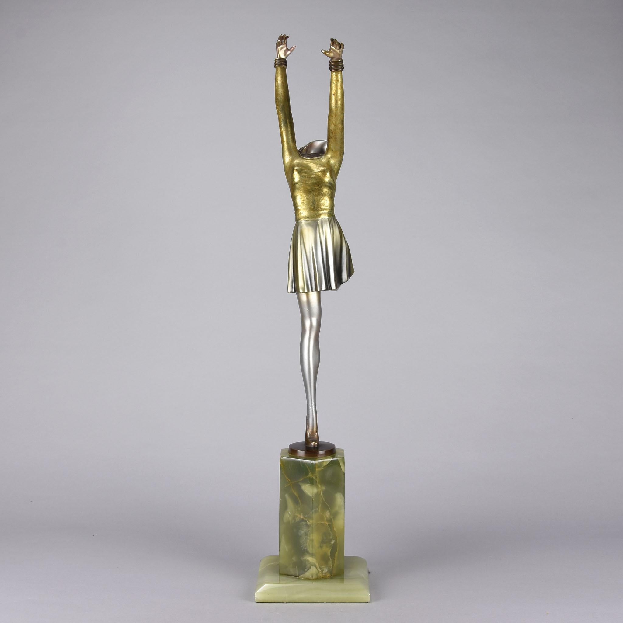 Kalt bemalte Bronze des frühen 20. Jahrhunderts mit dem Titel „Art déco-Tänzer“ von Lorenzl (Geschnitzt) im Angebot