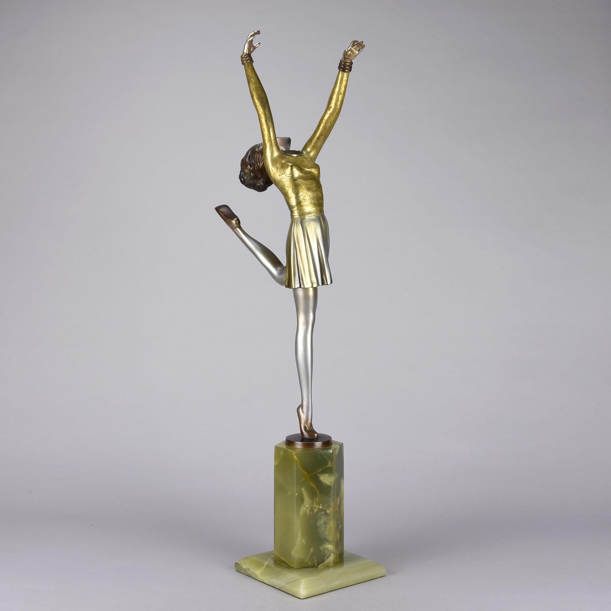 Kalt bemalte Bronze des frühen 20. Jahrhunderts mit dem Titel „Art déco-Tänzer“ von Lorenzl im Zustand „Hervorragend“ im Angebot in London, GB