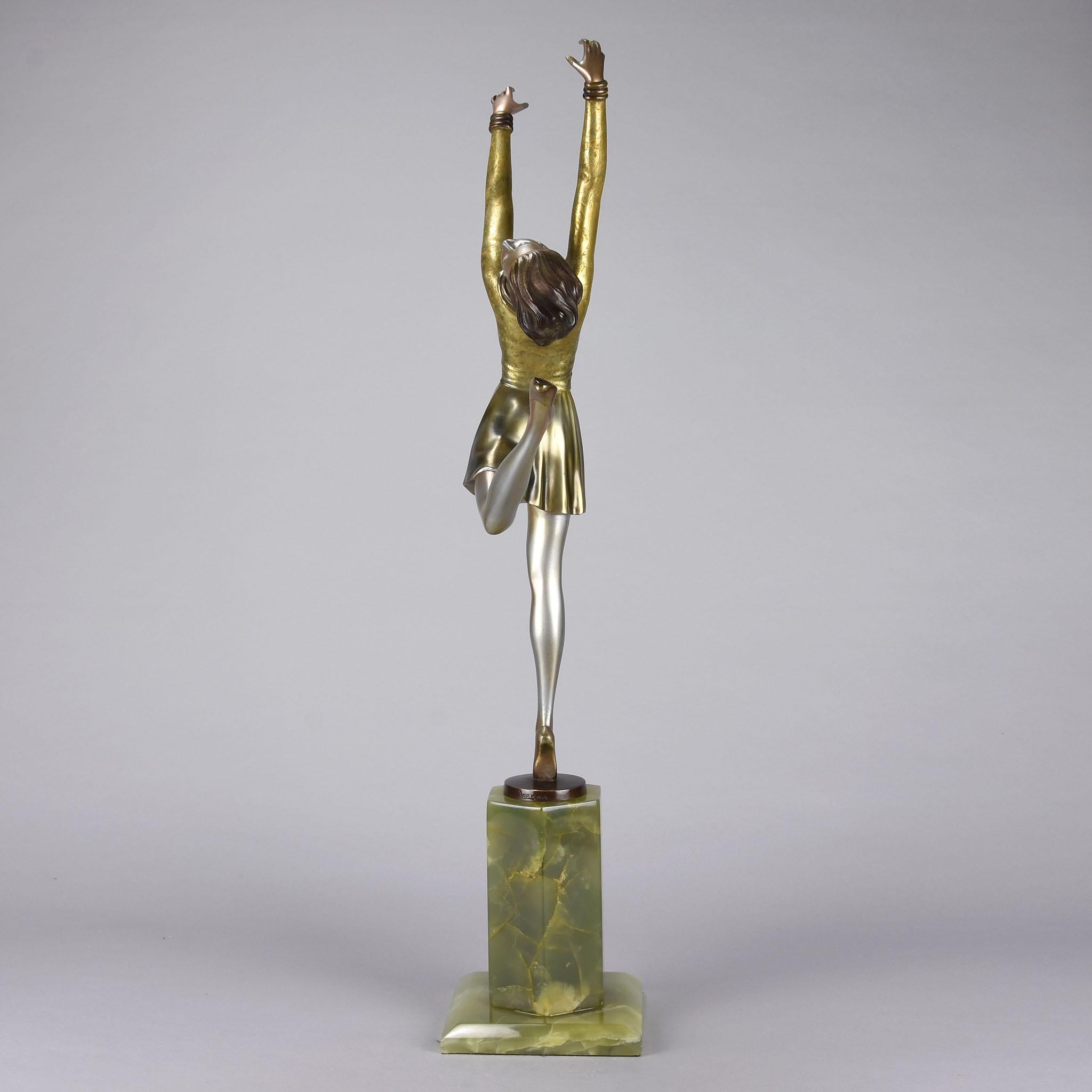 Kalt bemalte Bronze des frühen 20. Jahrhunderts mit dem Titel „Art déco-Tänzer“ von Lorenzl im Angebot 3