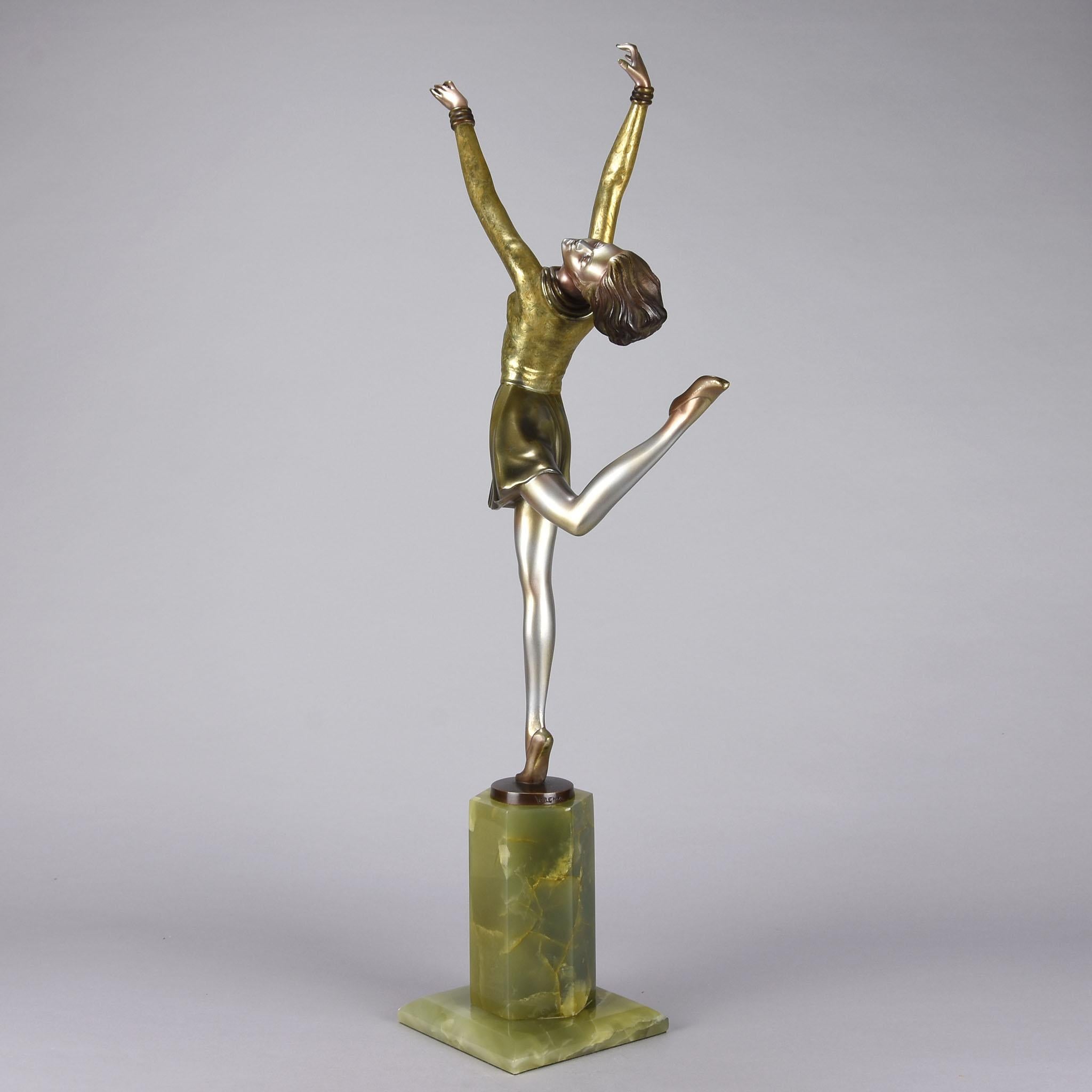 Kalt bemalte Bronze des frühen 20. Jahrhunderts mit dem Titel „Art déco-Tänzer“ von Lorenzl im Angebot 4