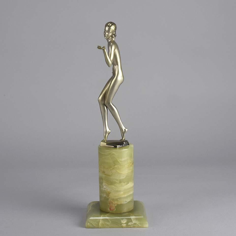 Cold-bemalte Bronze des frühen 20. Jahrhunderts mit dem Titel „Art déco-Dame“ von Josef Adolf im Angebot 3