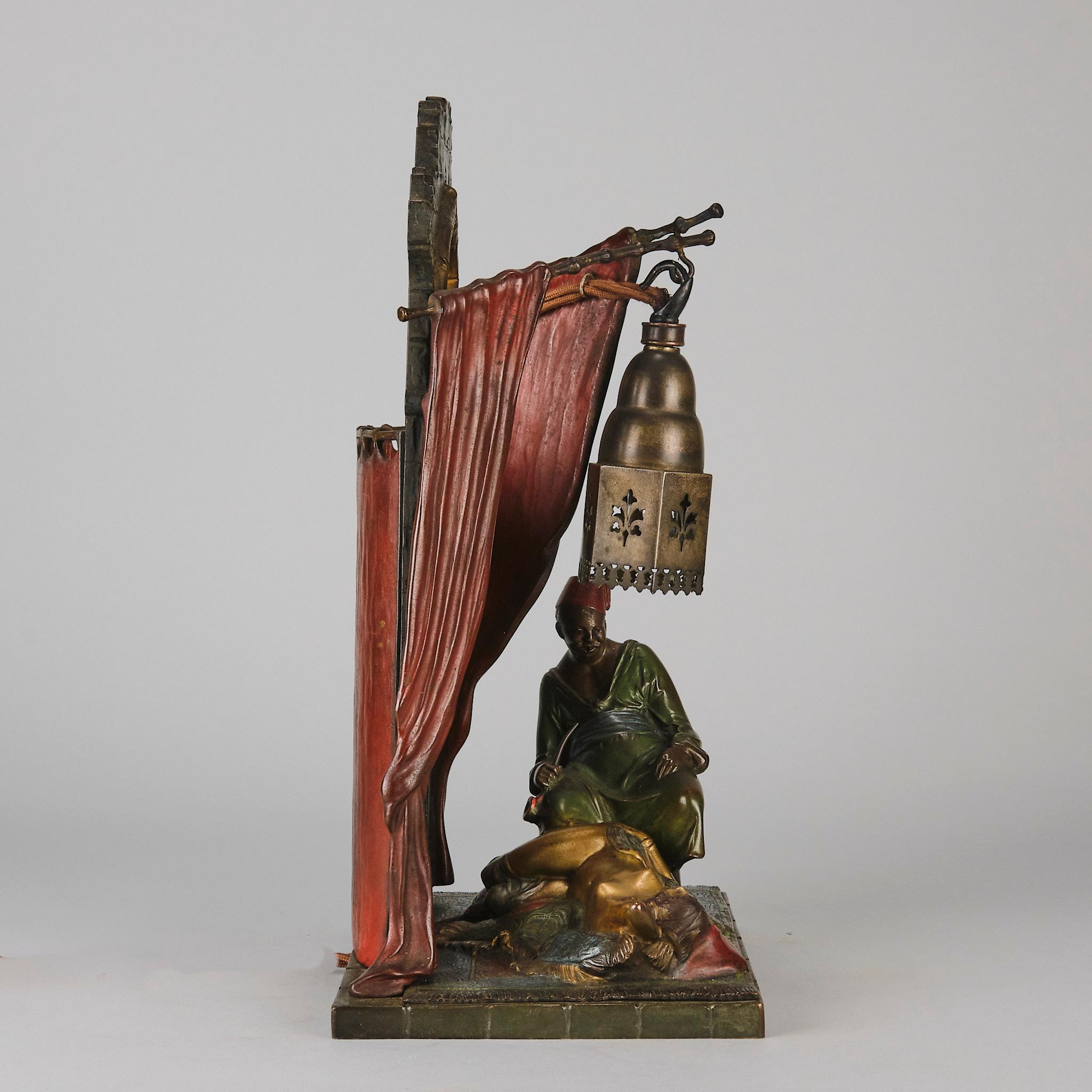 Ukrainien  Lampe en bronze peinte à froid intitulée « Harem Lamp » par Bruno Zach, début du XXe siècle en vente