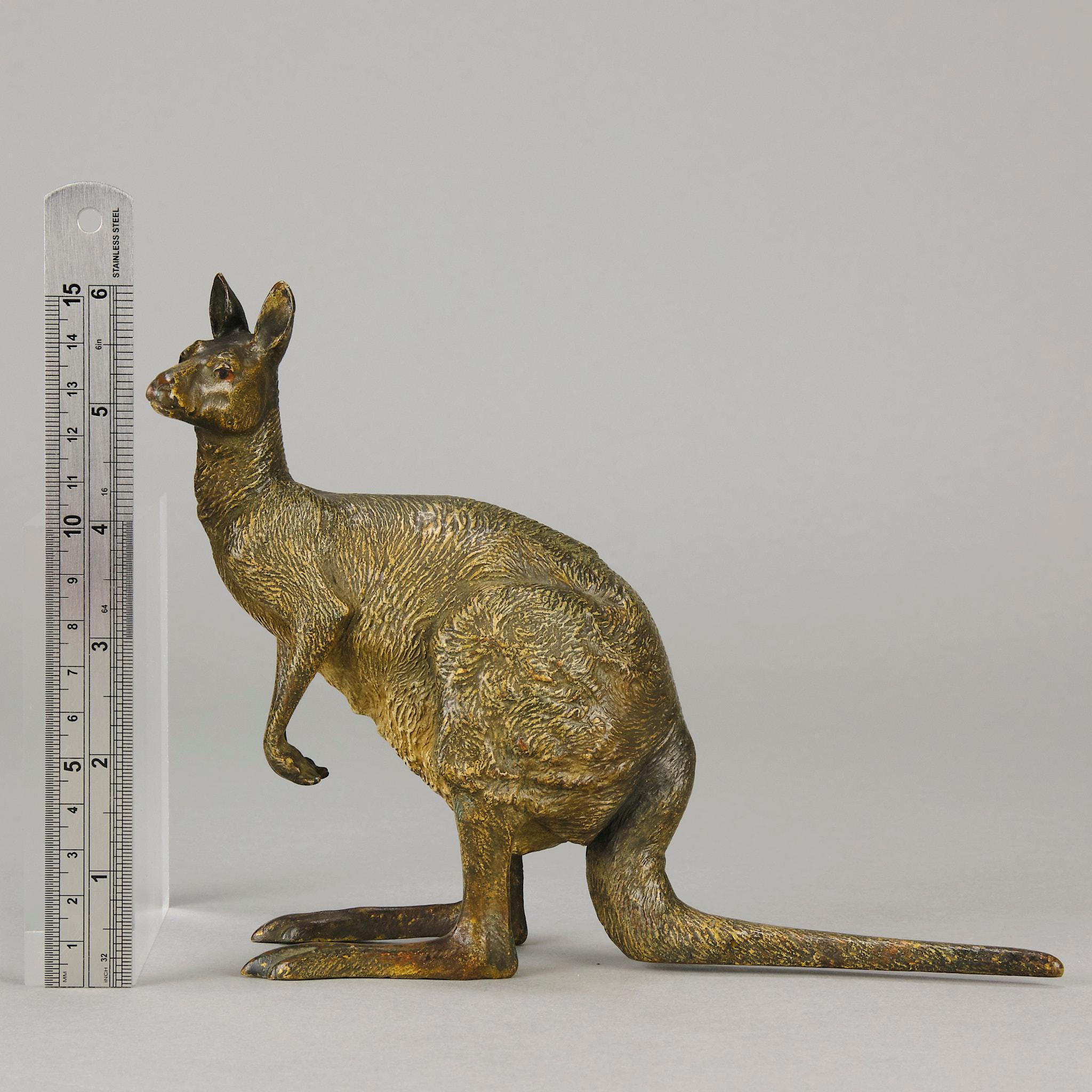 Cold-bemalte Bronze des frühen 20. Jahrhunderts mit dem Titel „Kangaroo“ von Franz Bergman im Angebot 5