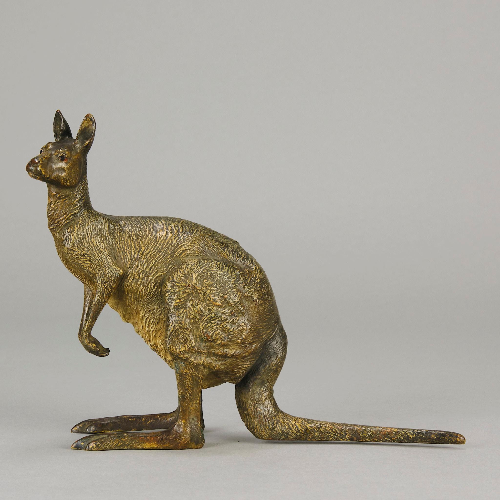 Édouardien Bronze peint à froid du début du 20e siècle intitulé Kangaroo par Franz Bergman en vente