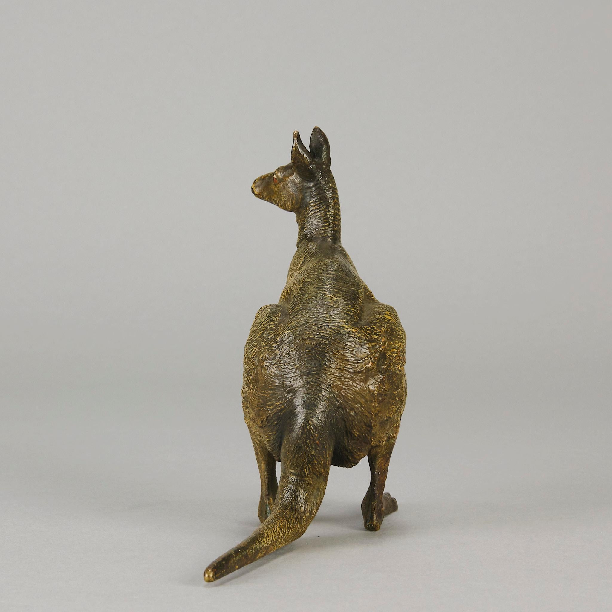 Cold-bemalte Bronze des frühen 20. Jahrhunderts mit dem Titel „Kangaroo“ von Franz Bergman im Angebot 3