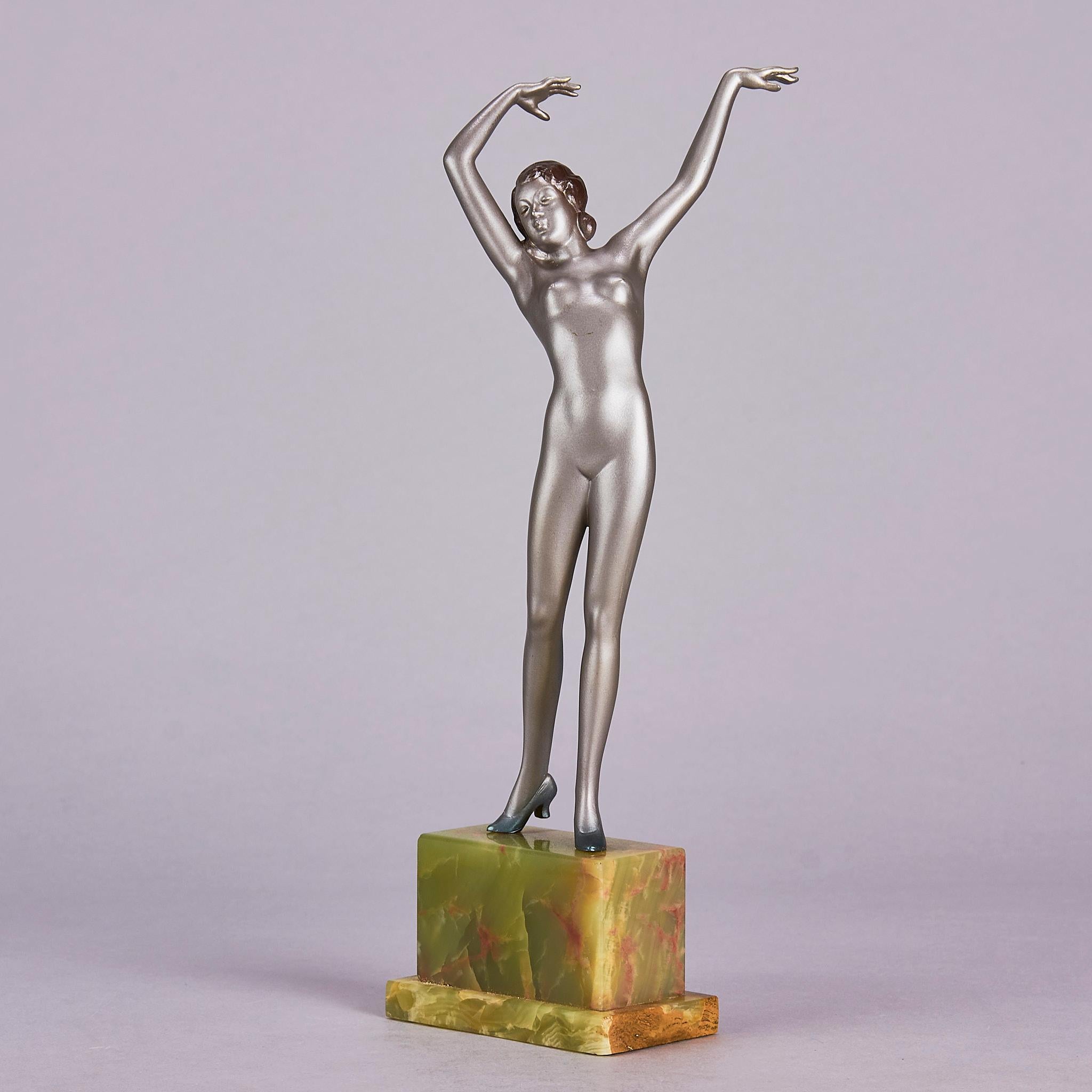 Bronze peint à froid du début du 20e siècle intitulé « Outstretched Dancer » (danseuse tendue) par Lorenzl en vente 3