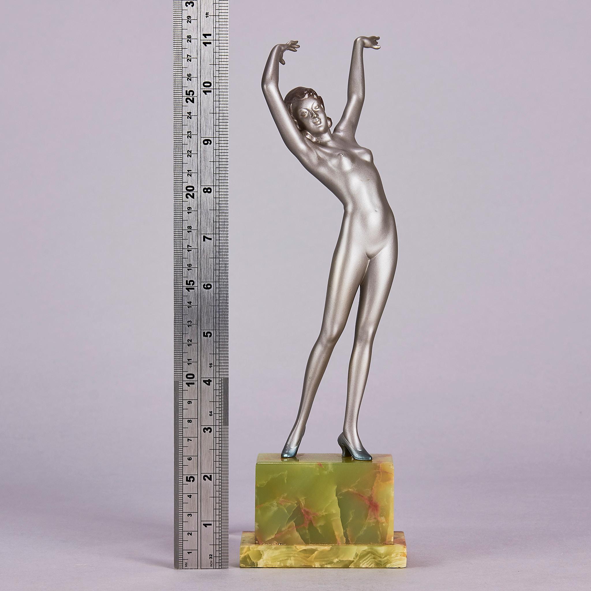 Bronze peint à froid du début du 20e siècle intitulé « Outstretched Dancer » (danseuse tendue) par Lorenzl en vente 4