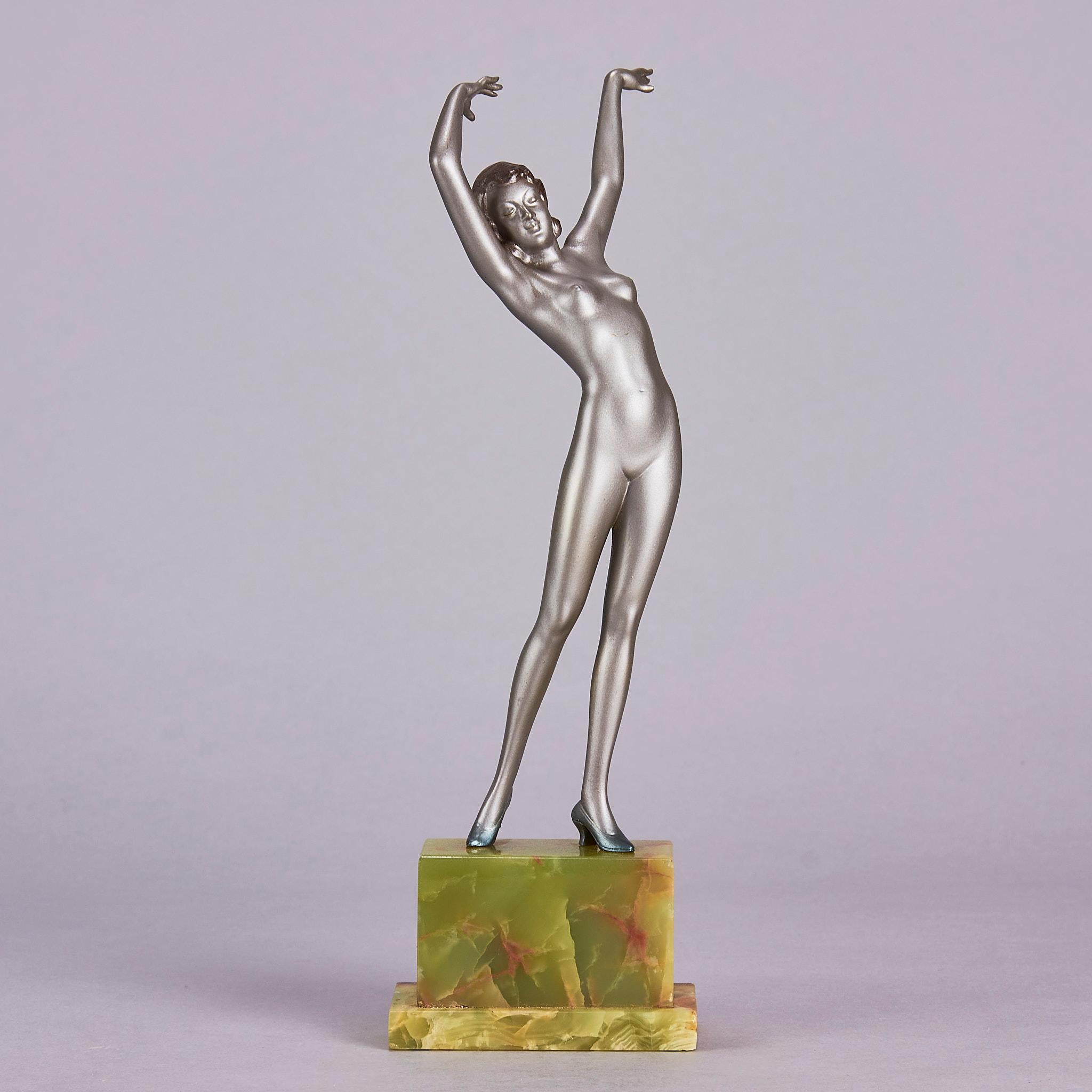 Art déco Bronze peint à froid du début du 20e siècle intitulé « Outstretched Dancer » (danseuse tendue) par Lorenzl en vente