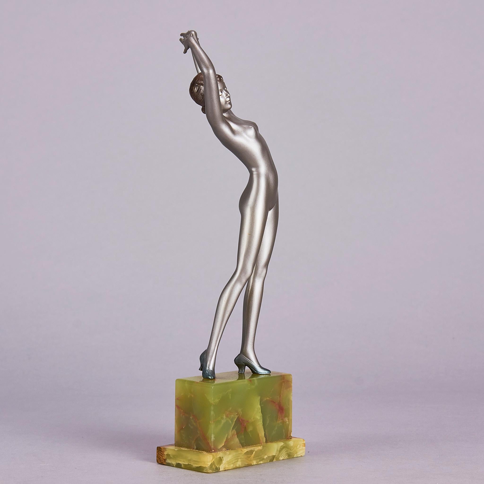 Cold-bemalte Bronze des frühen 20. Jahrhunderts mit dem Titel „Outstretched Dancer“ von Lorenzl (Österreichisch) im Angebot