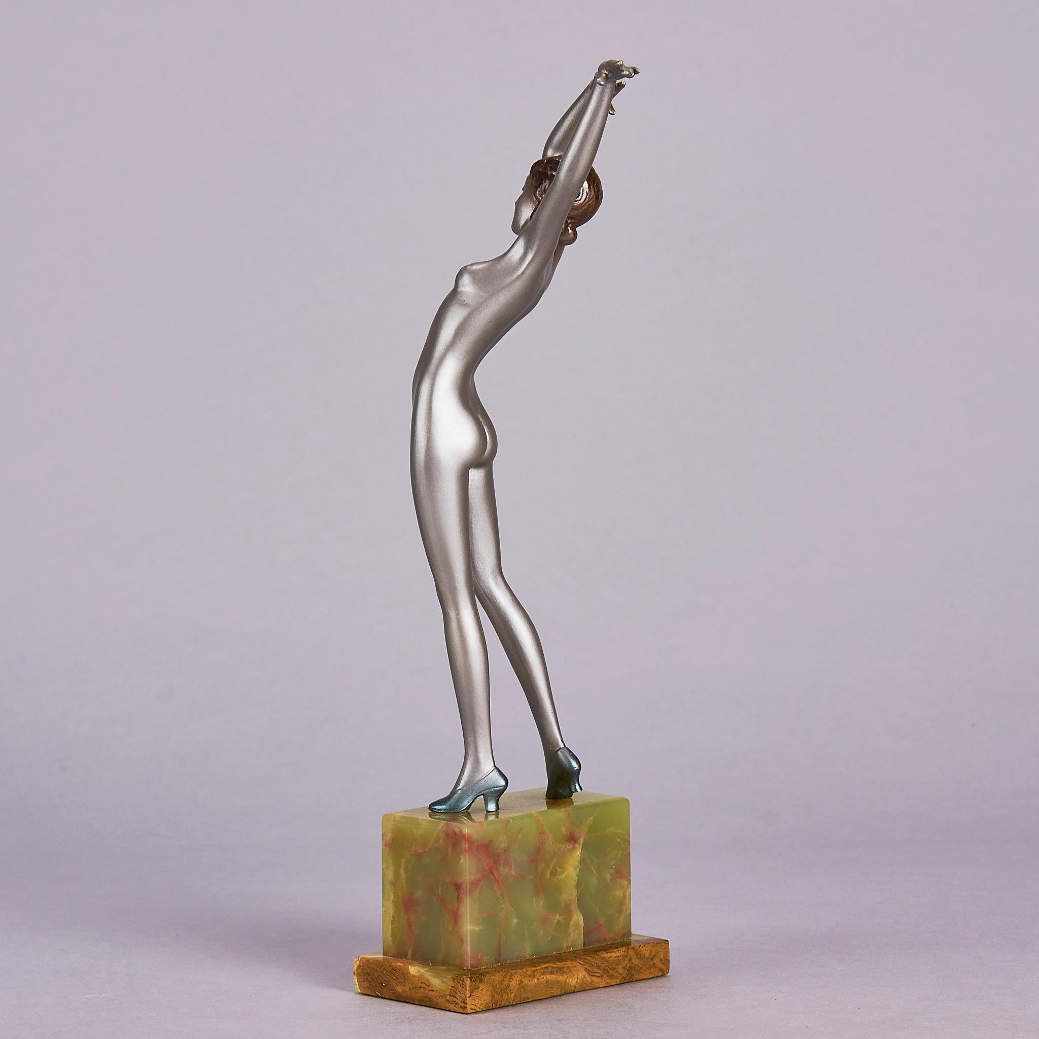 Bronze peint à froid du début du 20e siècle intitulé « Outstretched Dancer » (danseuse tendue) par Lorenzl en vente 1