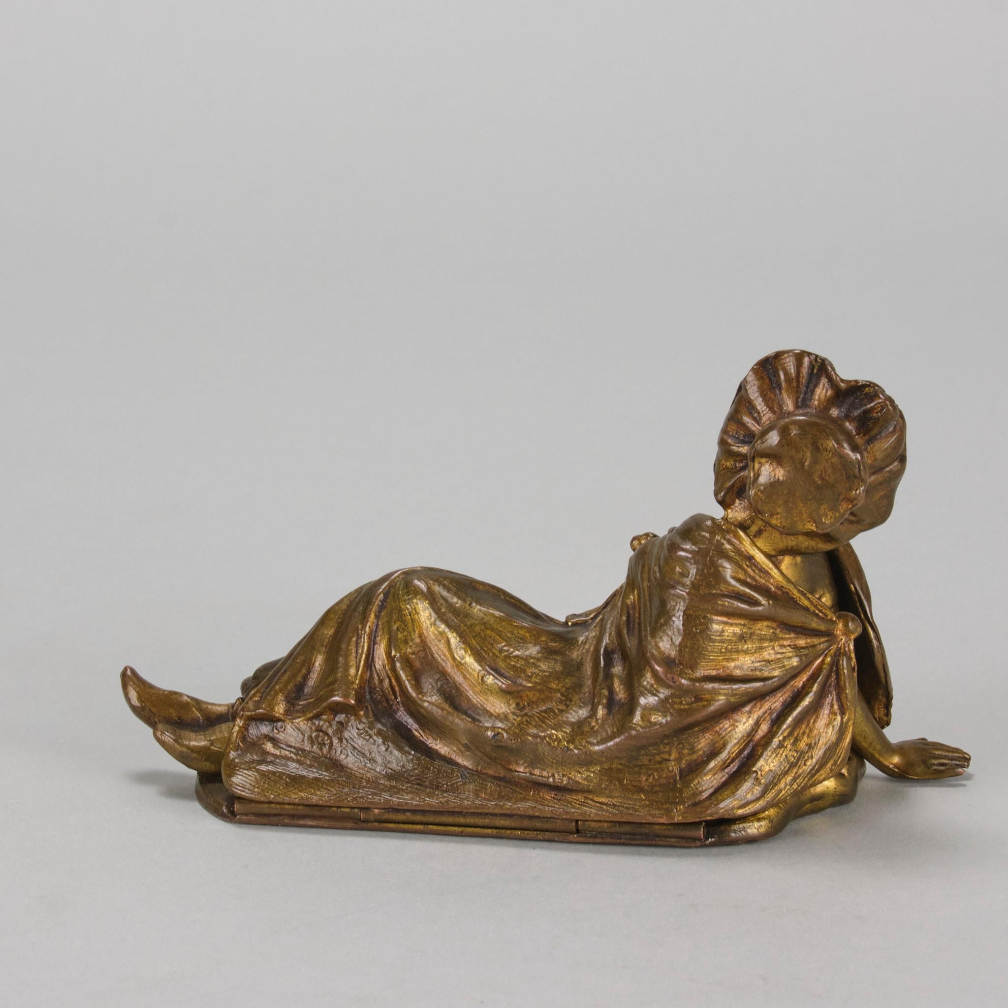 Moulage Dame couchée