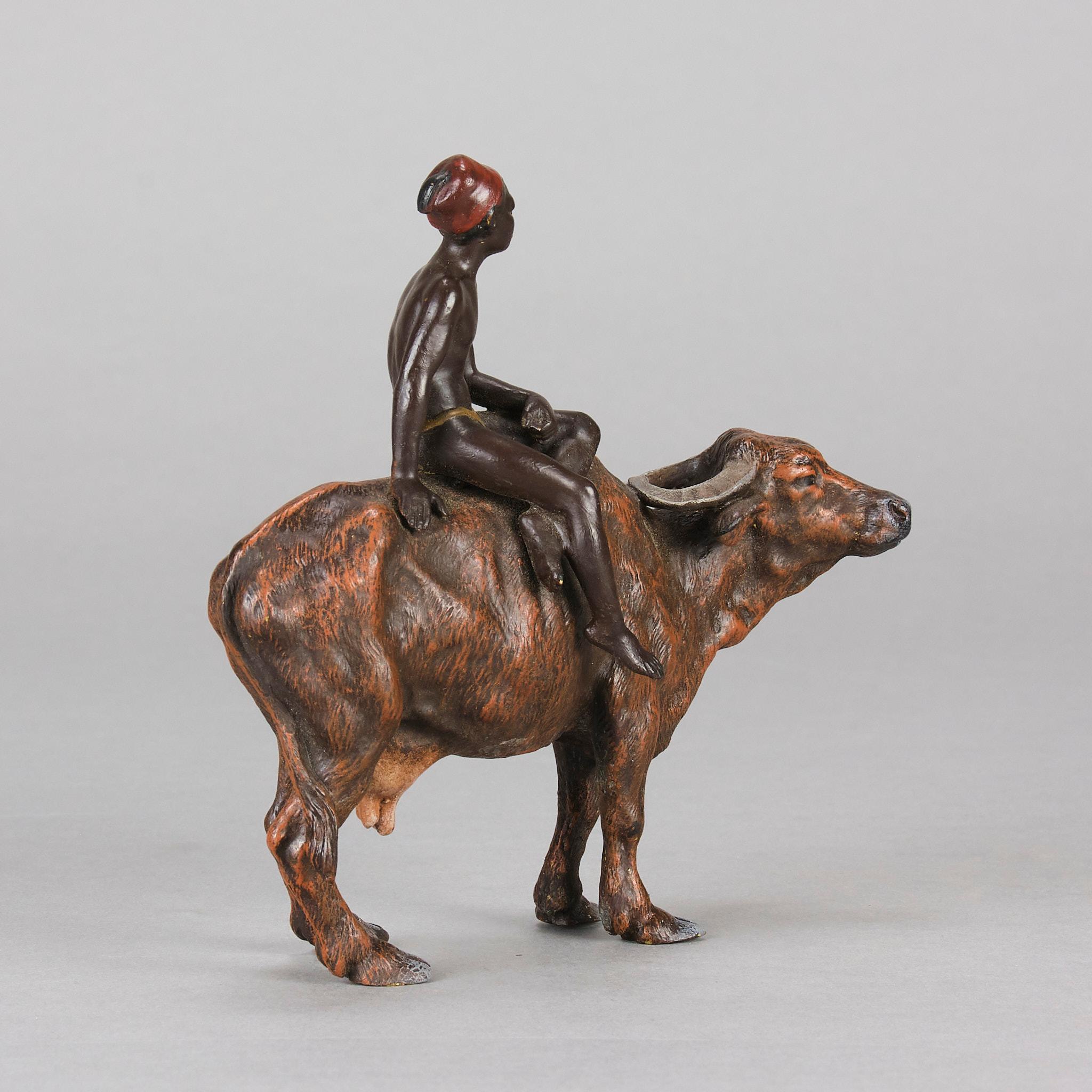Cold-bemalte Bronzeskulptur „Boy on Ox“ aus dem frühen 20. Jahrhundert von Franz Bergman im Angebot 4