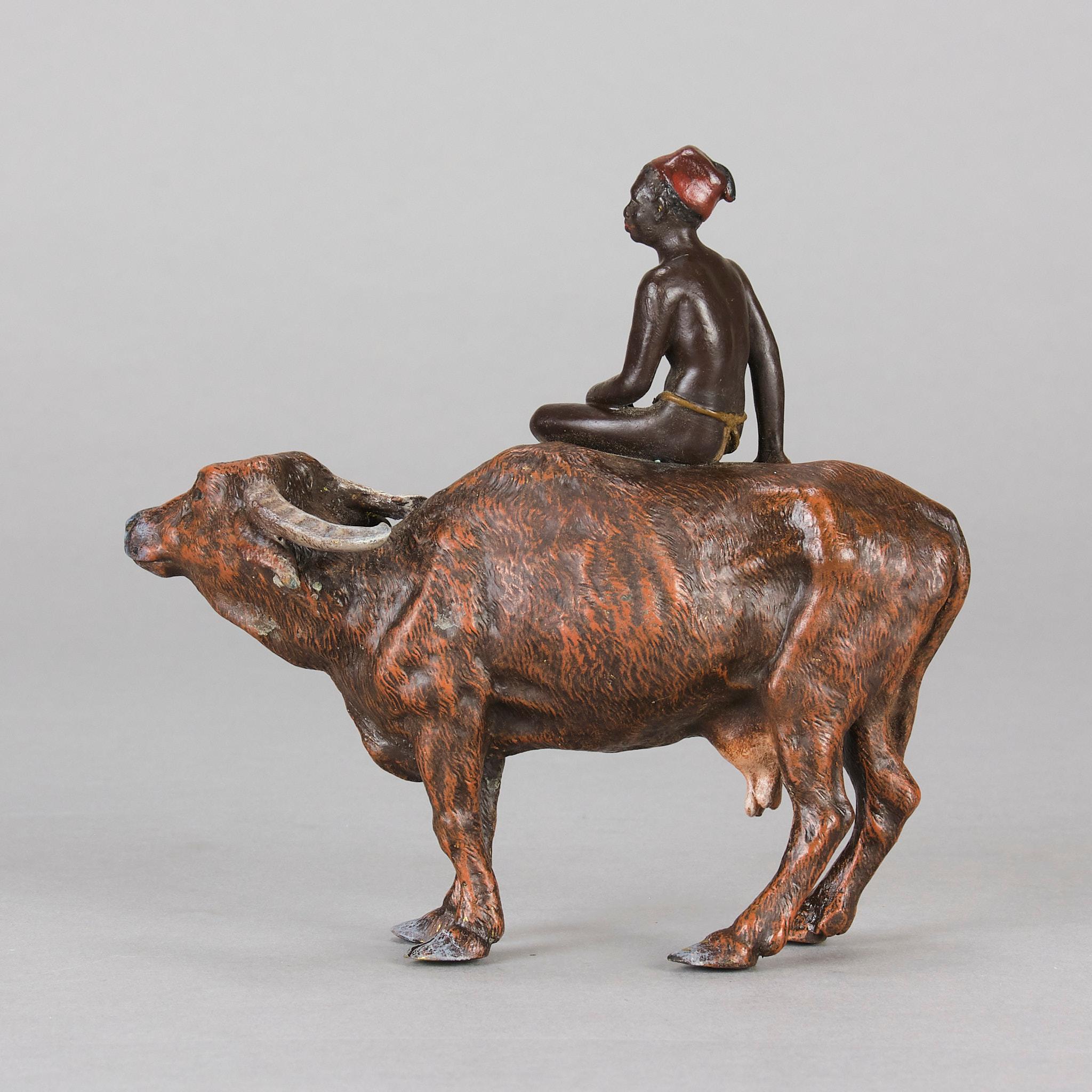 Cold-bemalte Bronzeskulptur „Boy on Ox“ aus dem frühen 20. Jahrhundert von Franz Bergman im Angebot 1