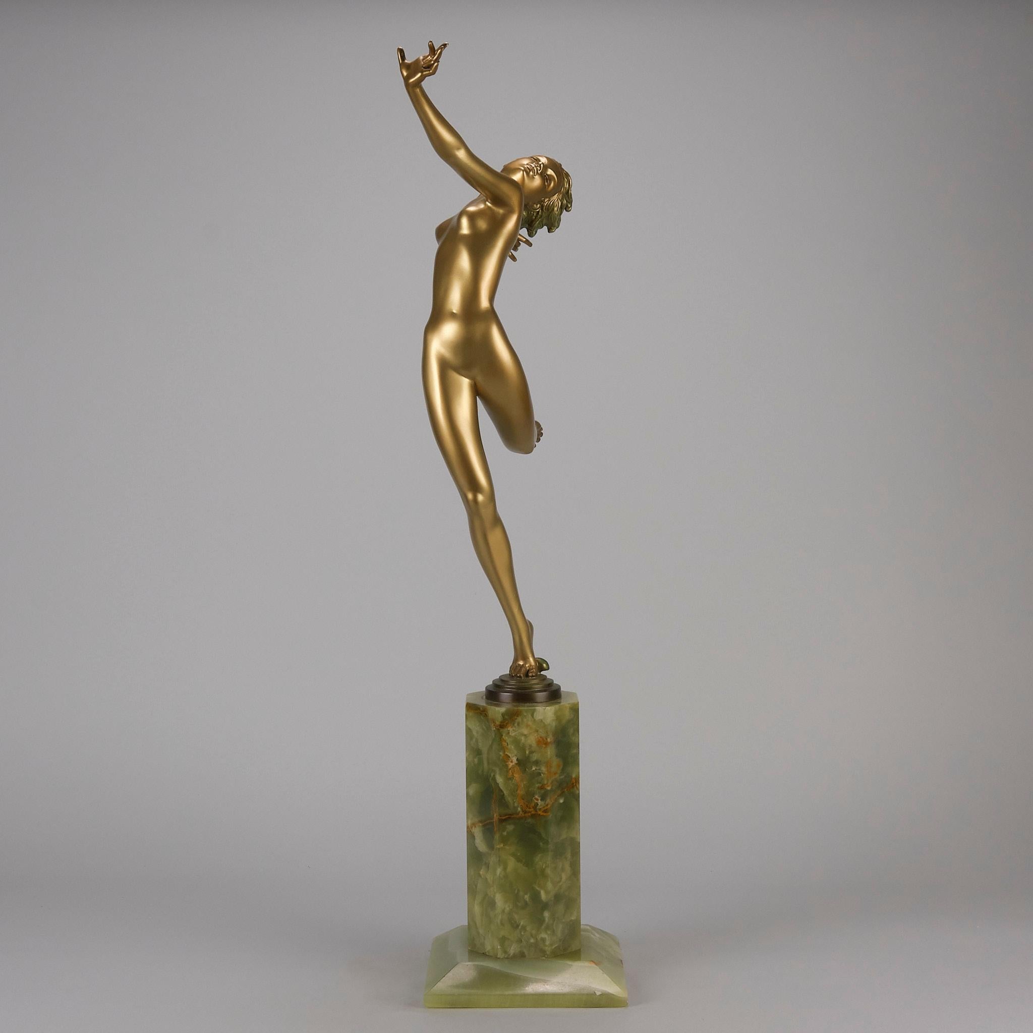 Cold-bemalte Bronzeskulptur „Deco-Tänzer“ aus dem frühen 20. Jahrhundert von Josef Lorenzl (Gegossen) im Angebot