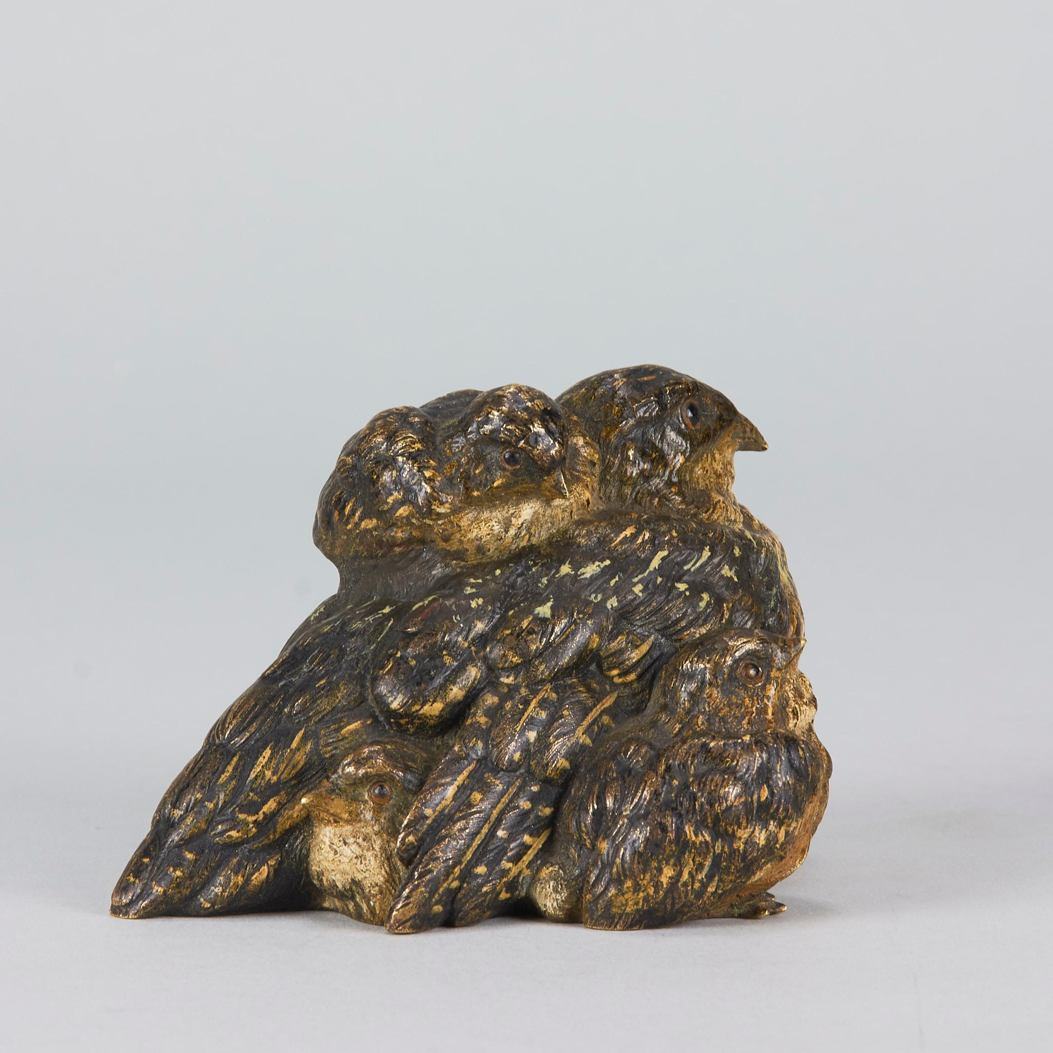 Coldl-bemalte Bronze des frühen 20. Jahrhunderts mit dem Titel „ Vogelfamilie“ von Franz Bergman im Angebot 3