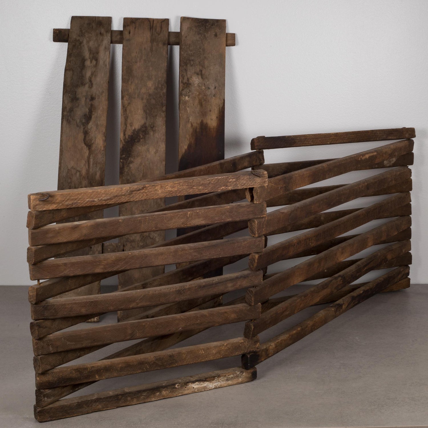 Early 20th Century Collapsible Wooden Poultry Crate Circa 1920s 1940s