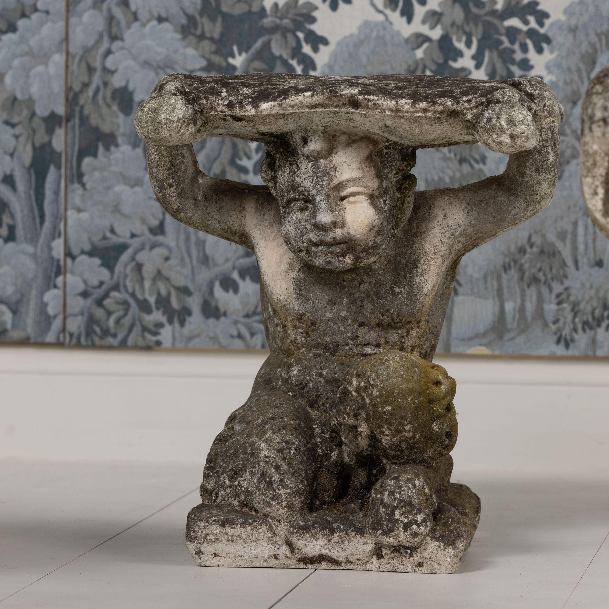 Colección de cuatro taburetes italianos de hormigón para jardín Fauno del Bosque, c. 1920 Concreto en venta
