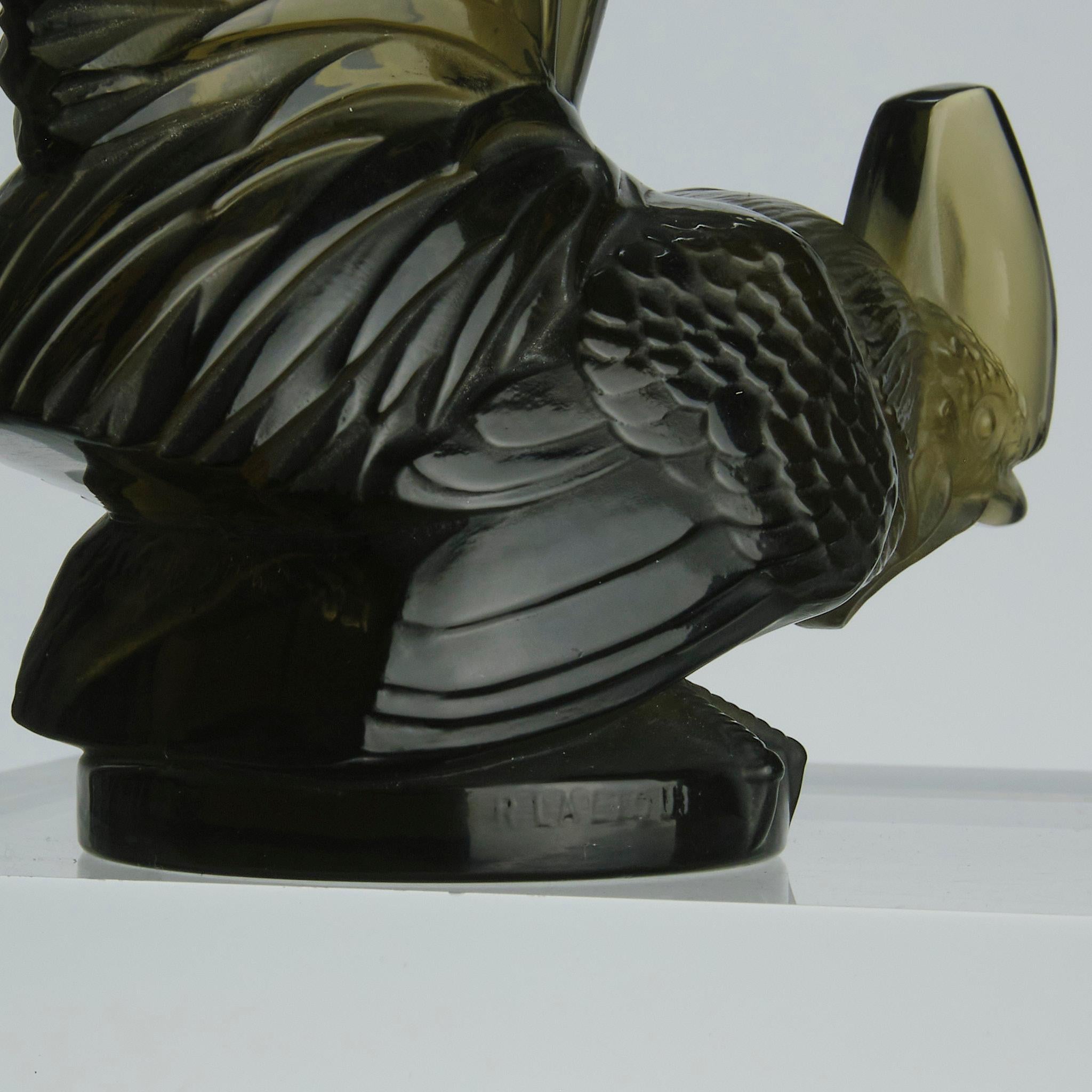 Verre Mascotte de voiture en verre coloré du début du 20e siècle intitulée Coq Nain par René Lalique