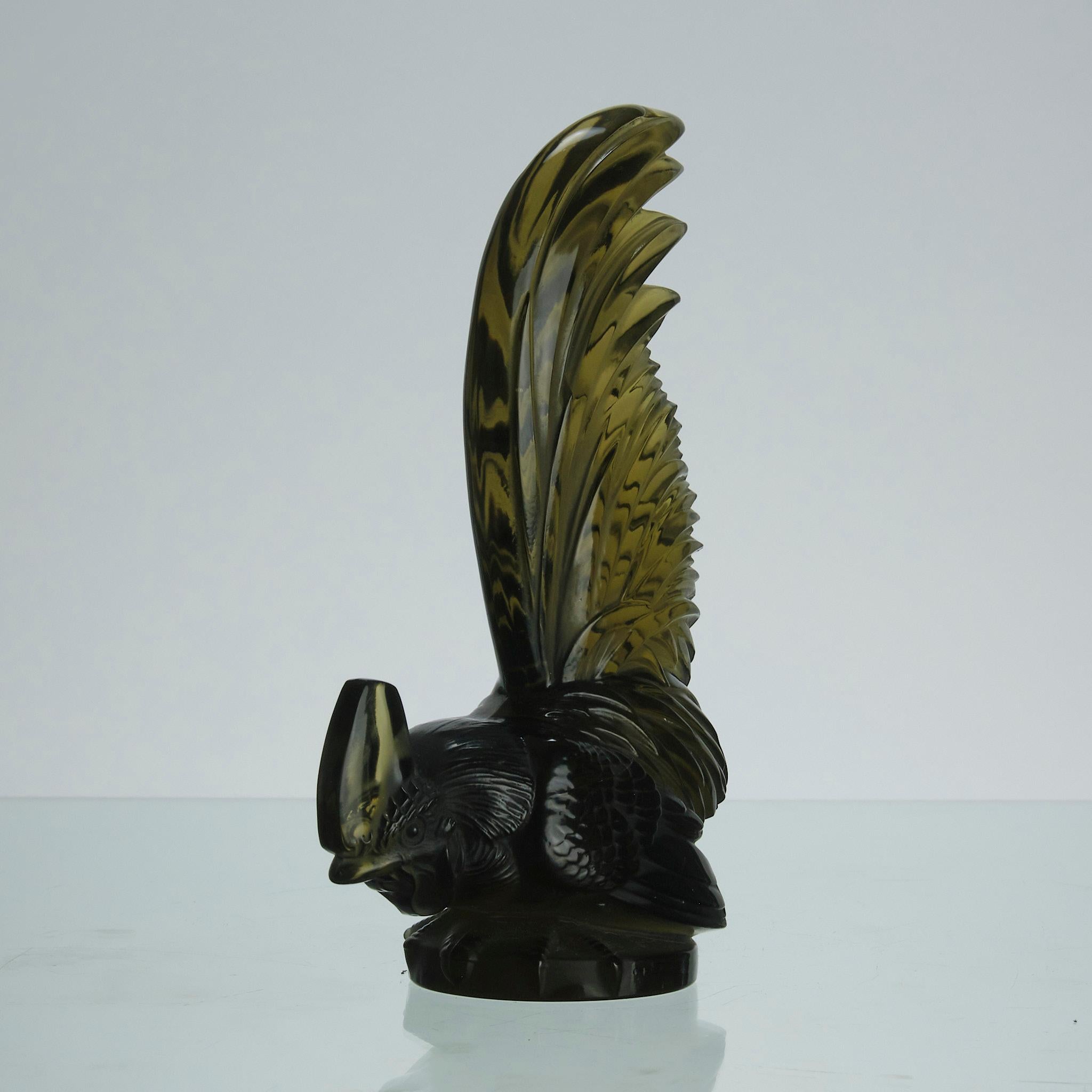 Art déco Mascotte de voiture en verre coloré du début du 20e siècle intitulée Coq Nain par René Lalique
