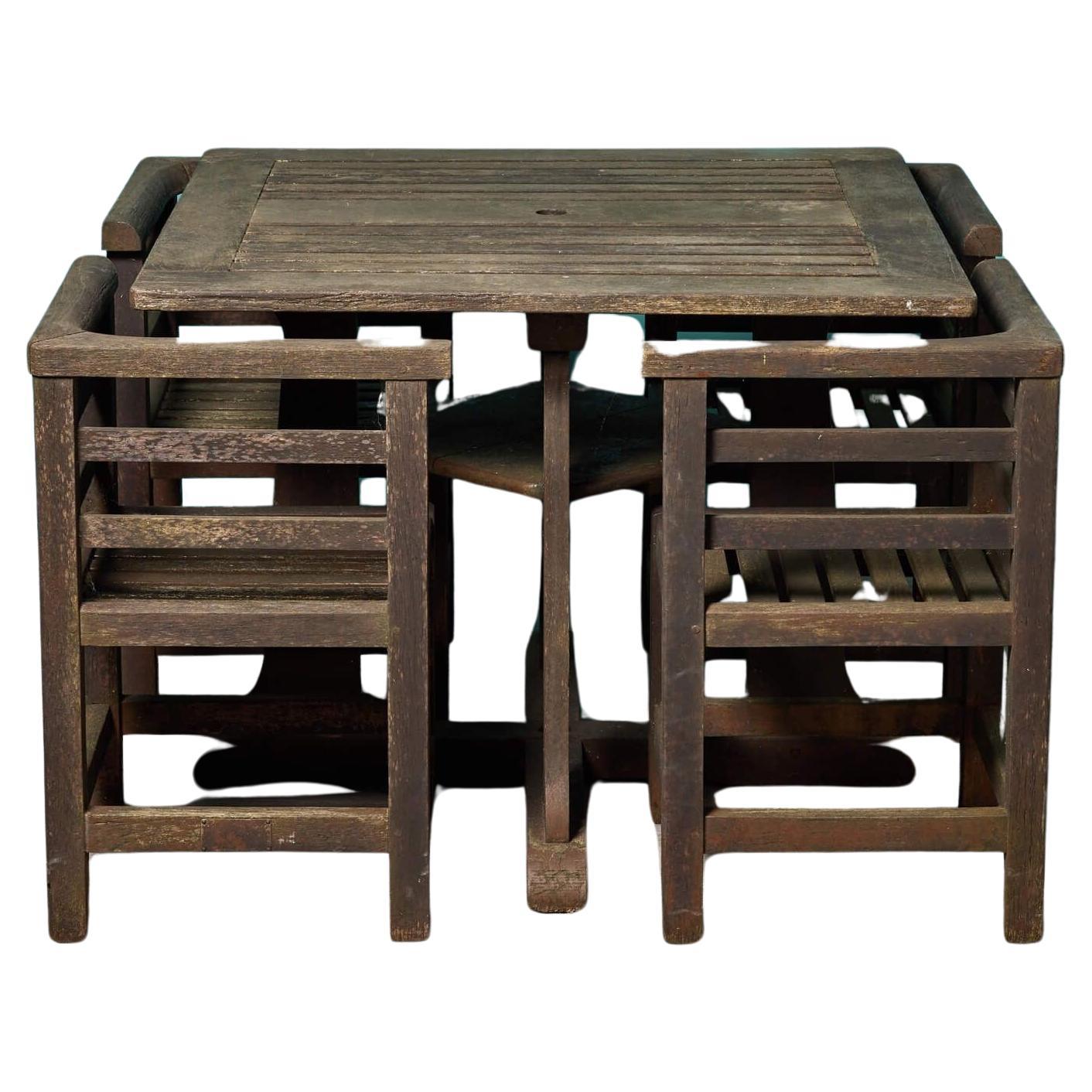 Early 20th Century Compact Garden Table and Chairs For Sale