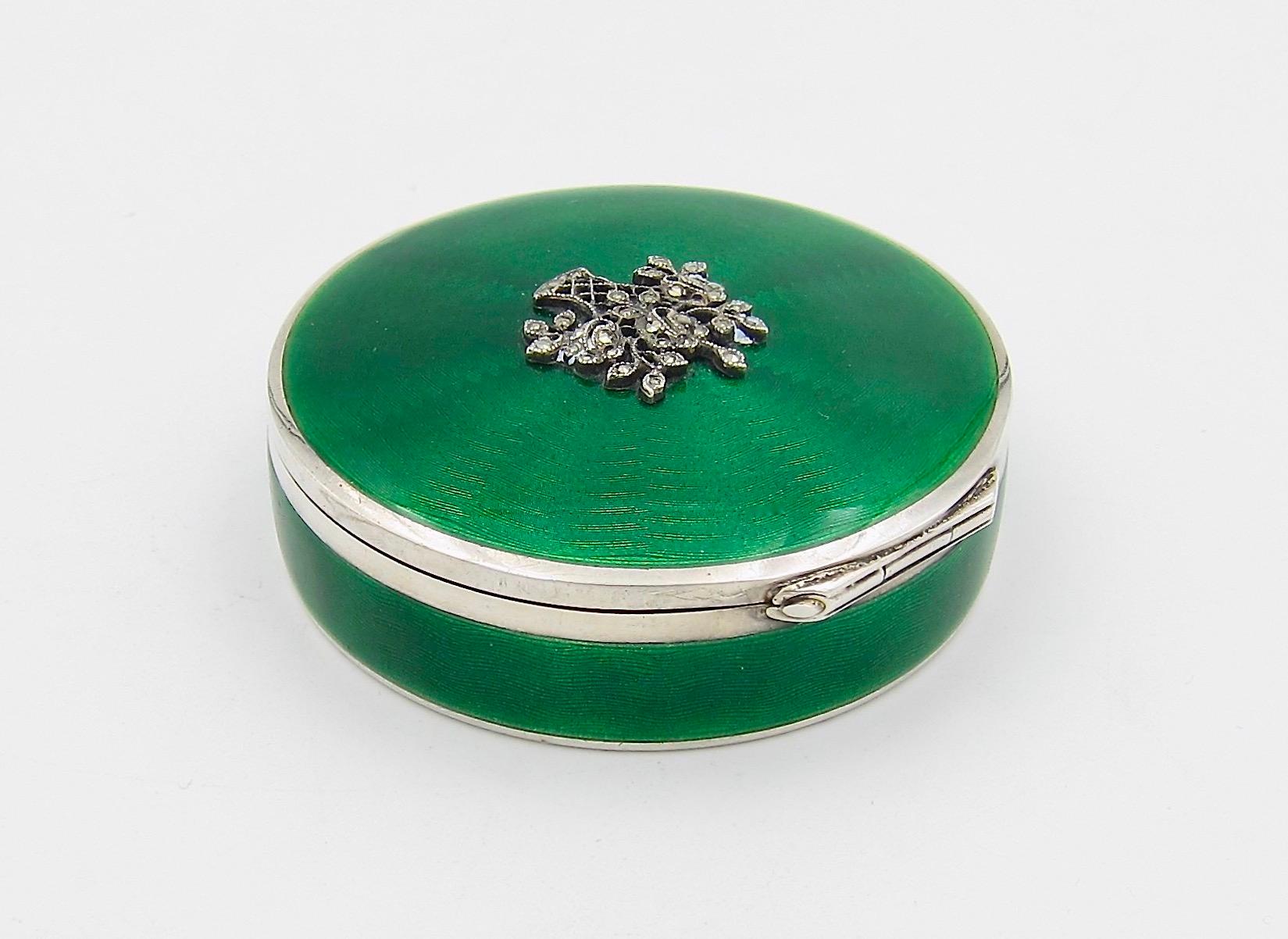 Early 20th Century Continental Silver Gilt and Green Guilloche Enamel Box 4