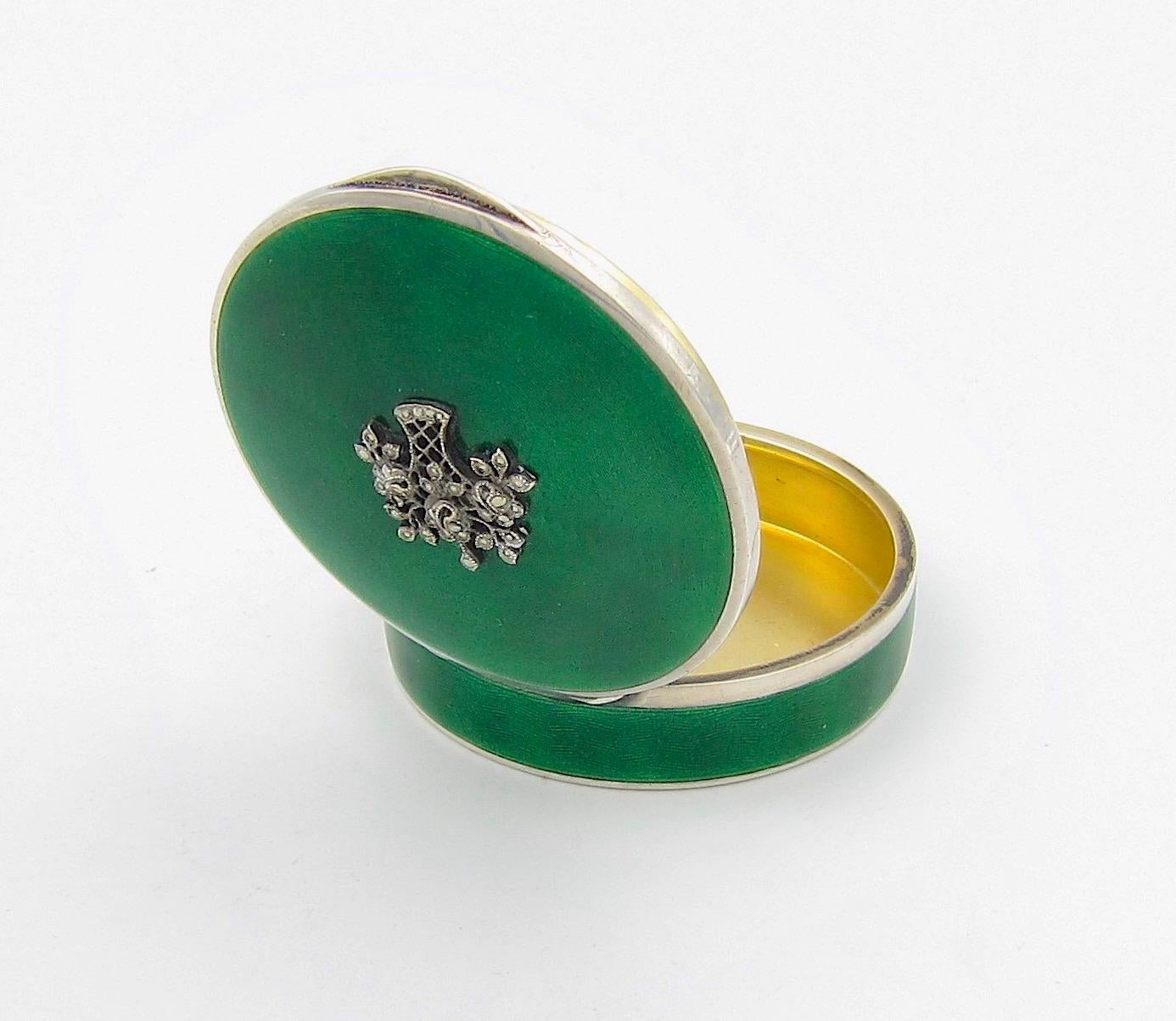 Early 20th Century Continental Silver Gilt and Green Guilloche Enamel Box 3