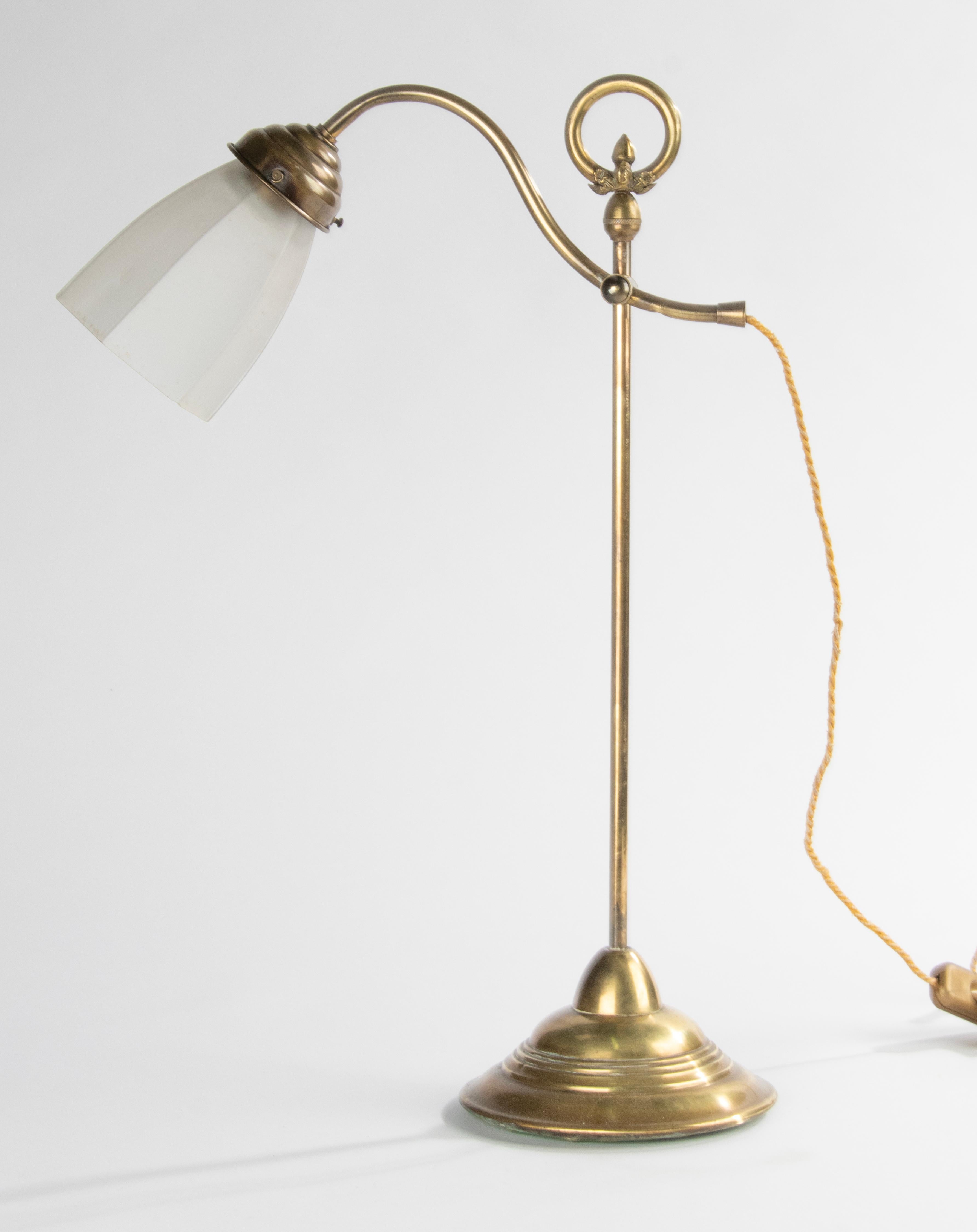 Lampe de bureau réglable en cuivre du début du 20e siècle en vente 7