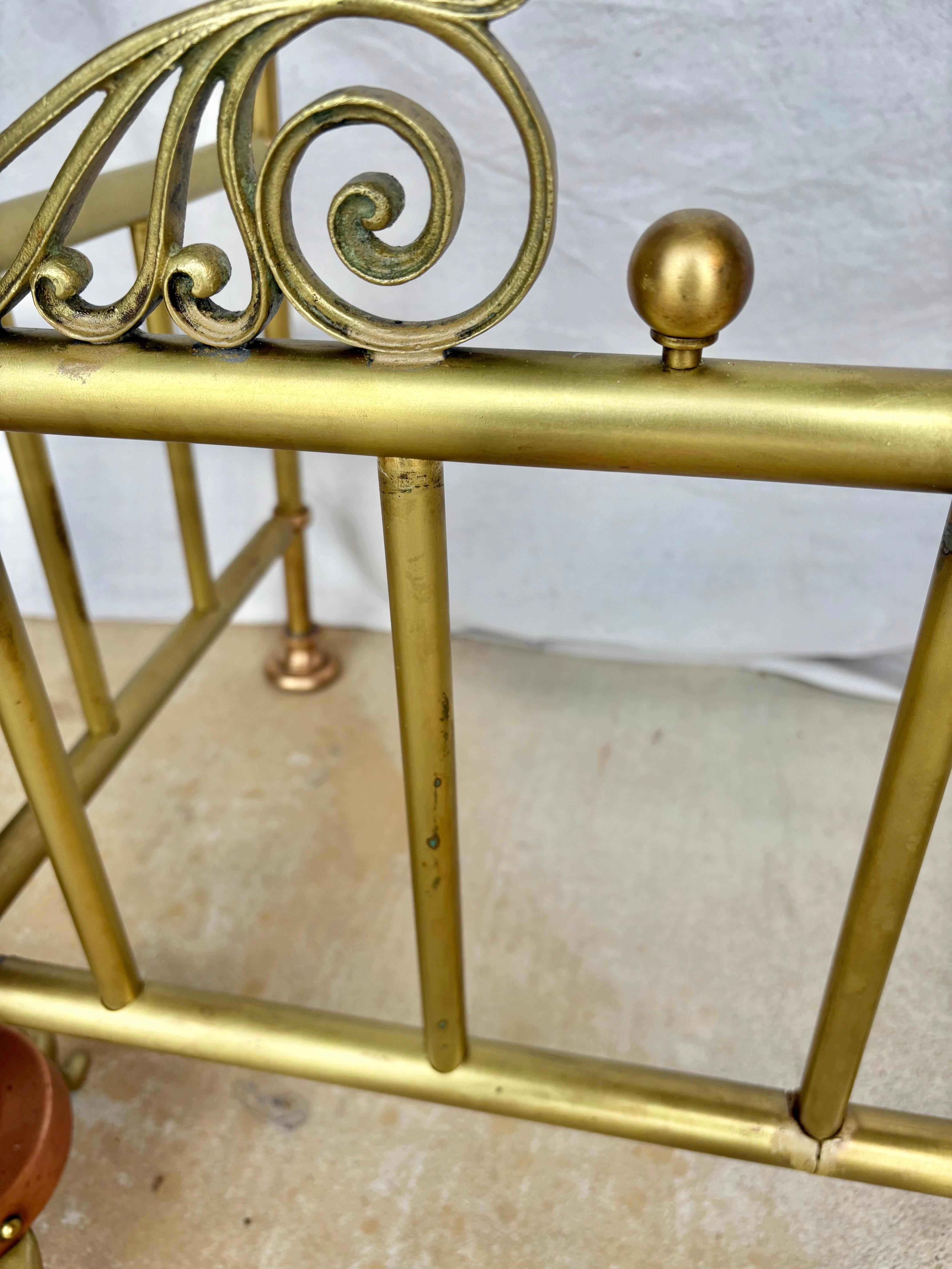 Plaque de cheminée en cuivre et laiton du début du 20e siècle en vente 8