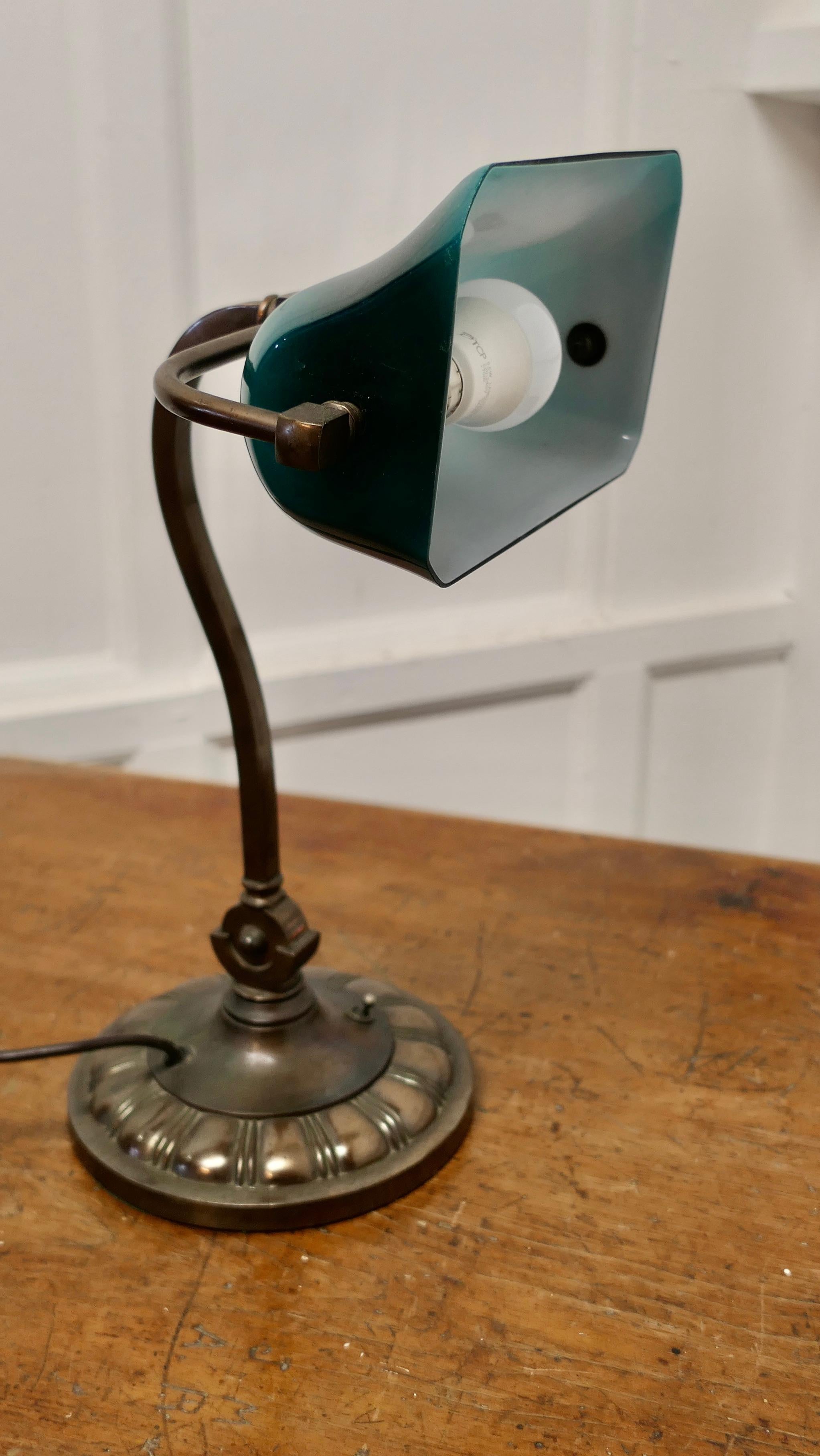 Early 20th Century Copper and Green Glass Barrister’s Desk Lamp    For Sale 6