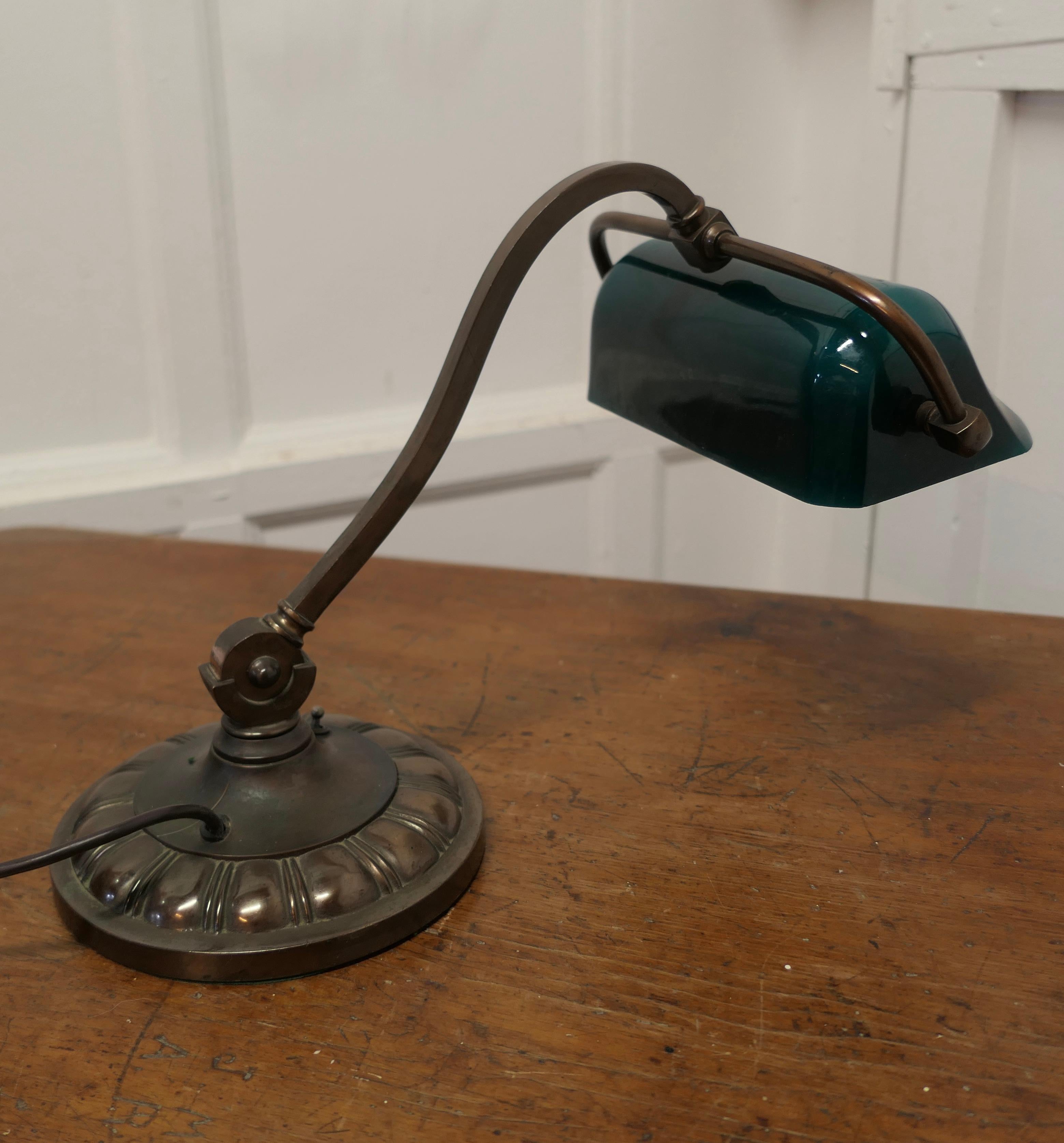 Early 20th Century Copper and Green Glass Barrister’s Desk Lamp    For Sale 8
