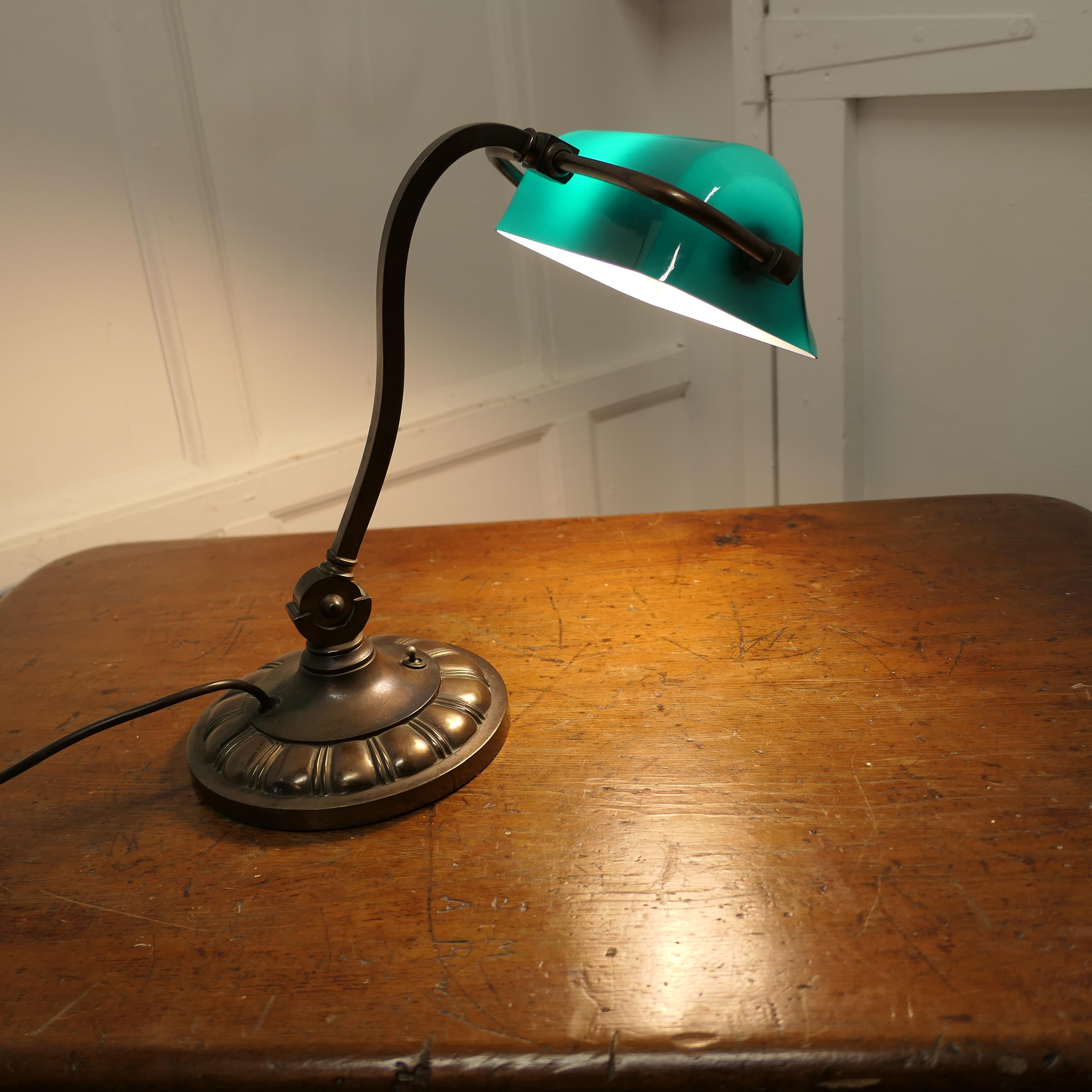 Early 20th Century Copper and Green Glass Barrister’s Desk Lamp    For Sale 1