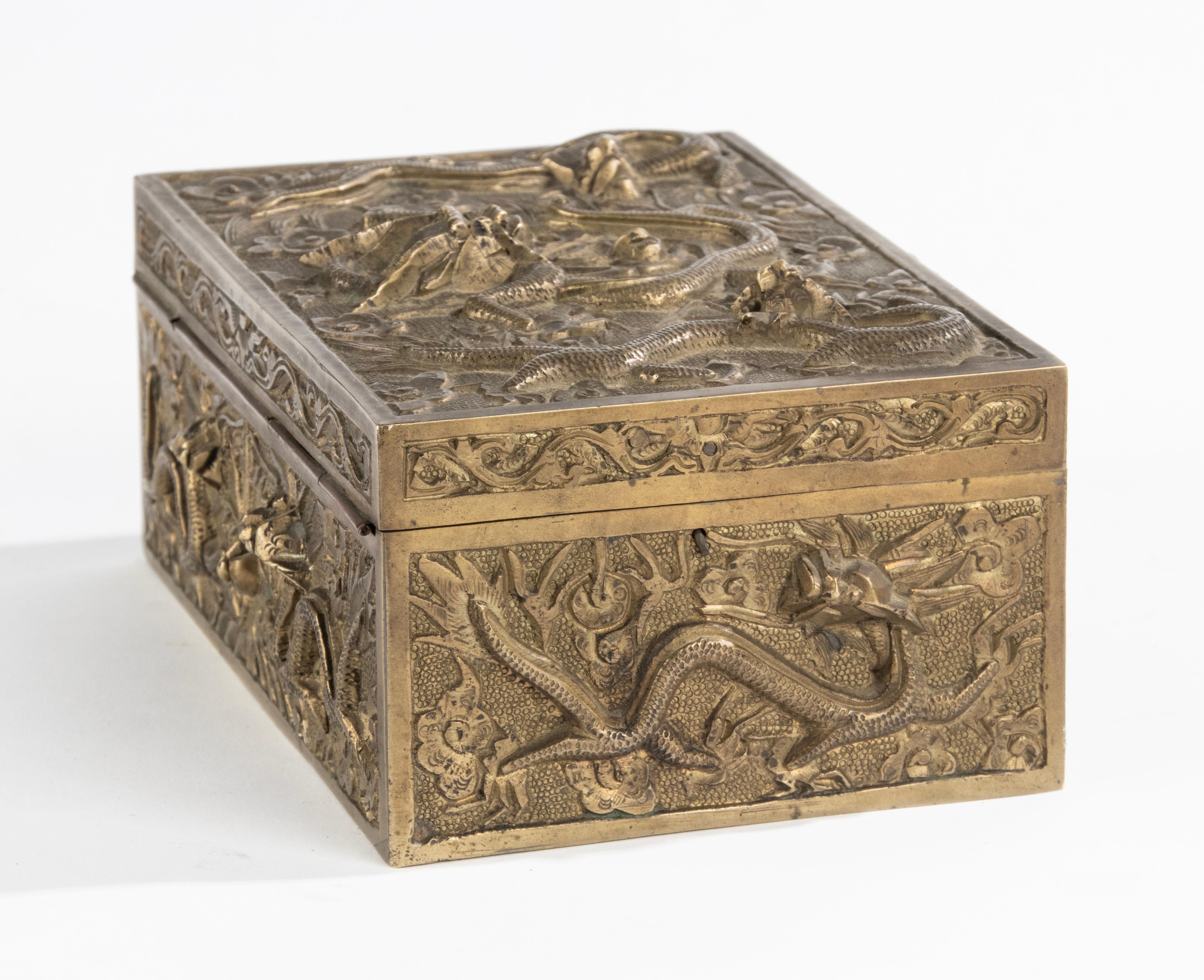 Early 20th Century copper Oriental Style Decorative Storage / Cigar Box 9
