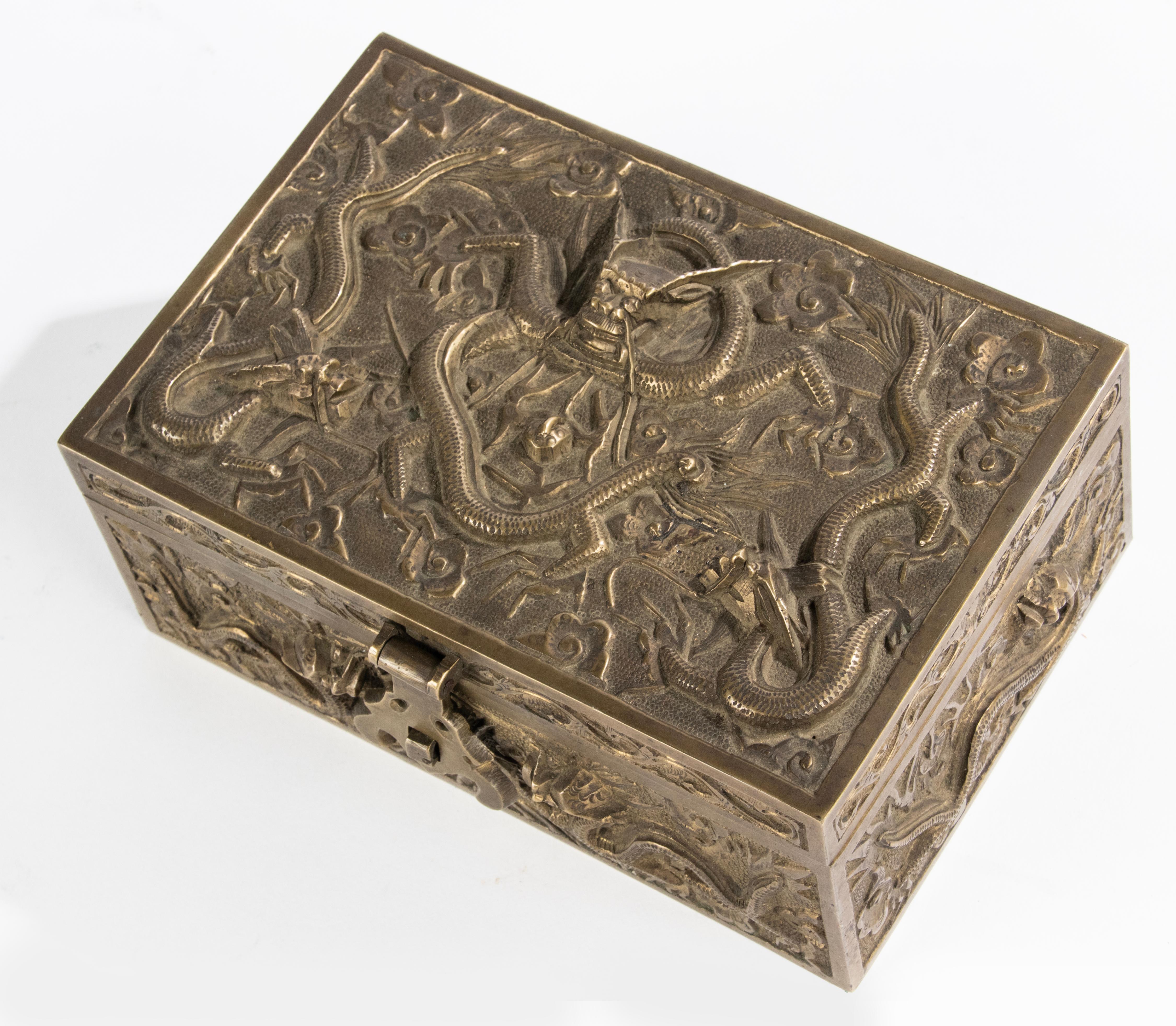 Belgian Early 20th Century copper Oriental Style Decorative Storage / Cigar Box For Sale