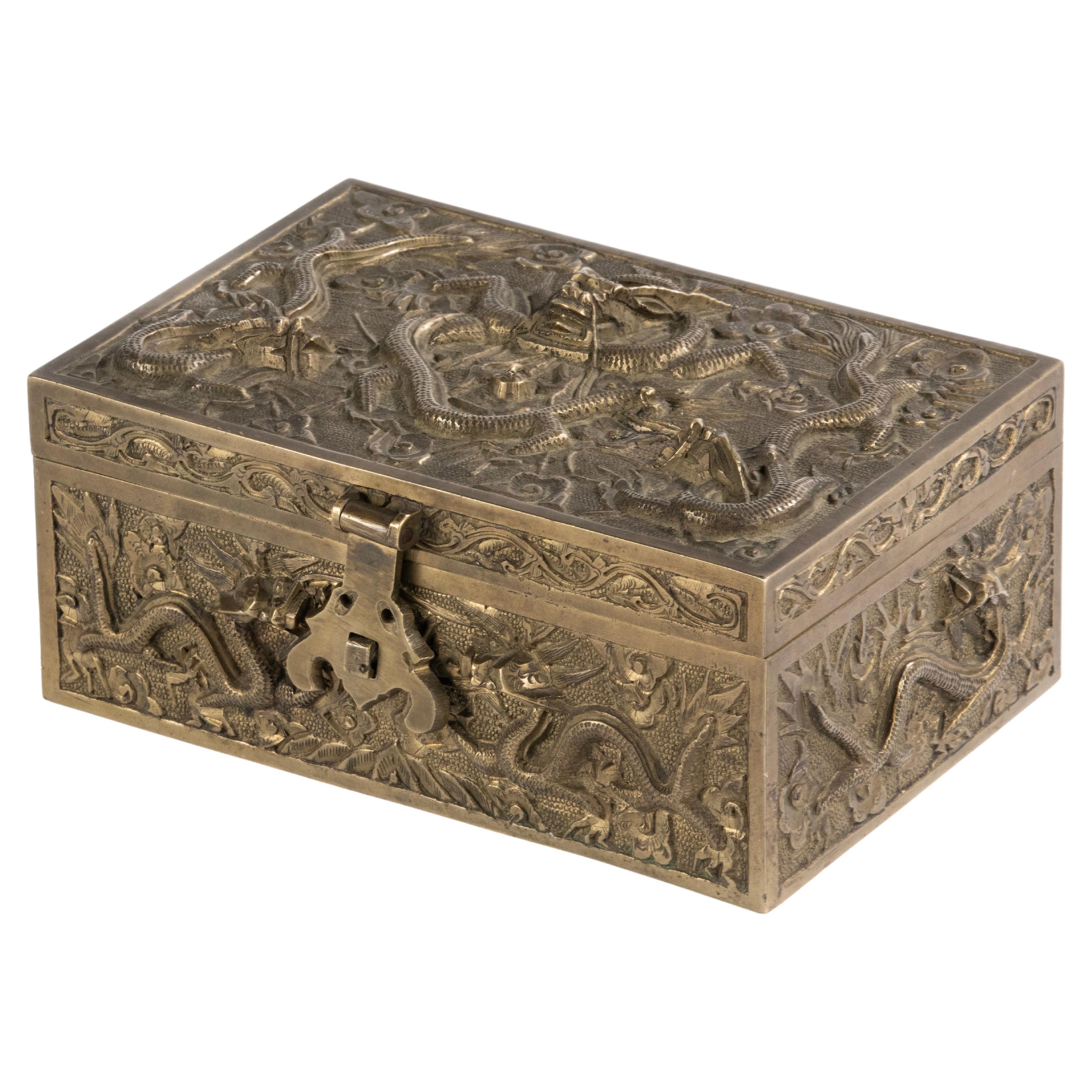 Early 20th Century copper Oriental Style Decorative Storage / Cigar Box For Sale