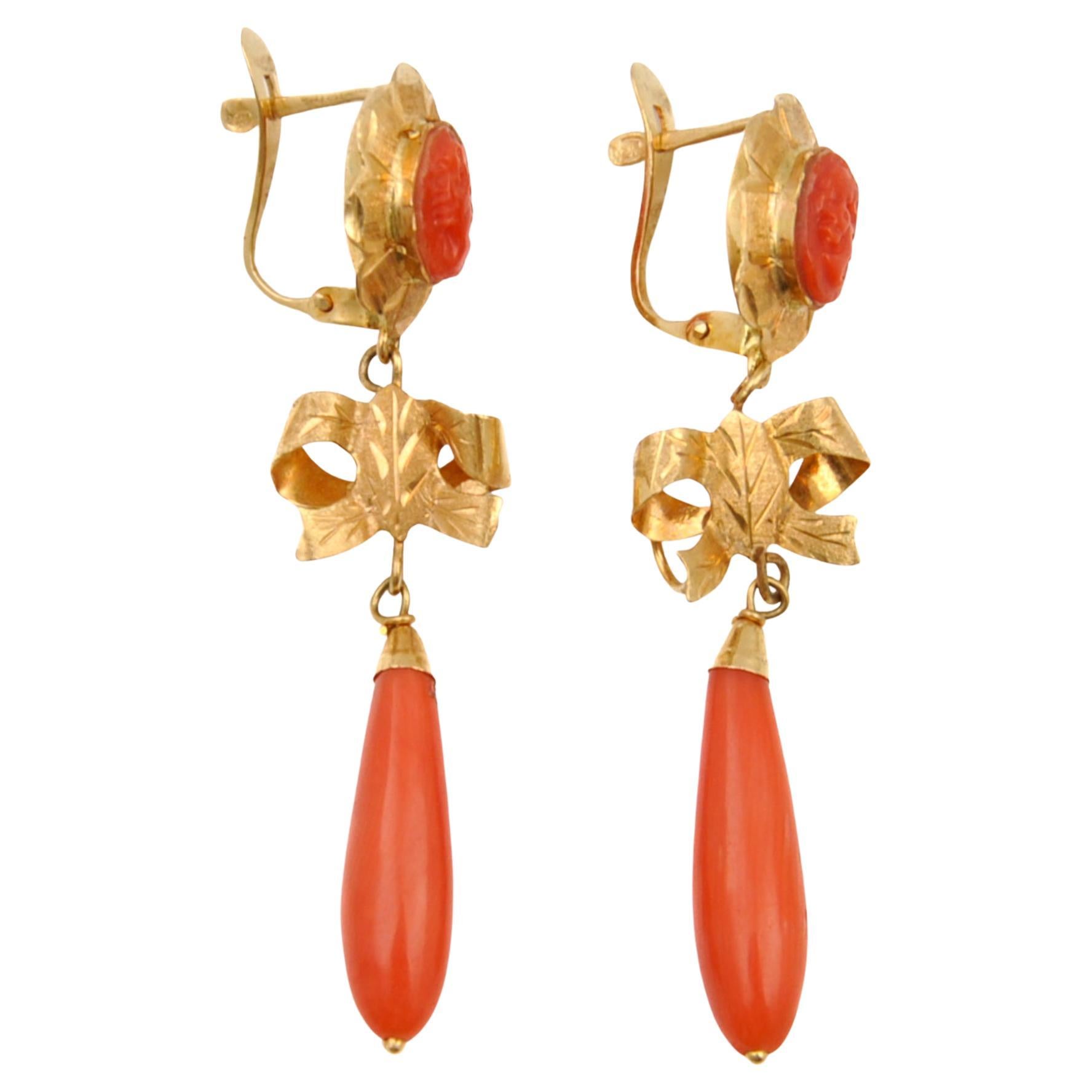 Early 20th Century Coral 18 Karat Gold Bow Drop Earrings For Sale